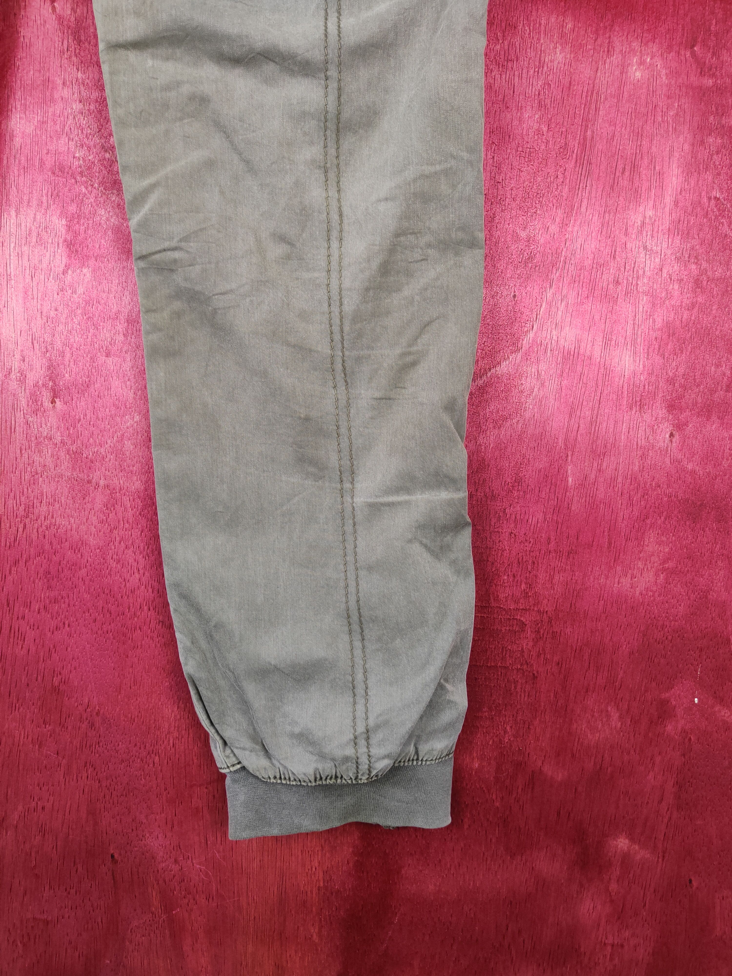 Japanese Brand × Uniqlo Uniqlo Army Green Multi Pocket Tactical Cargo Pants #S460 Size 26" / US 2 / IT 38 - 15 Thumbnail