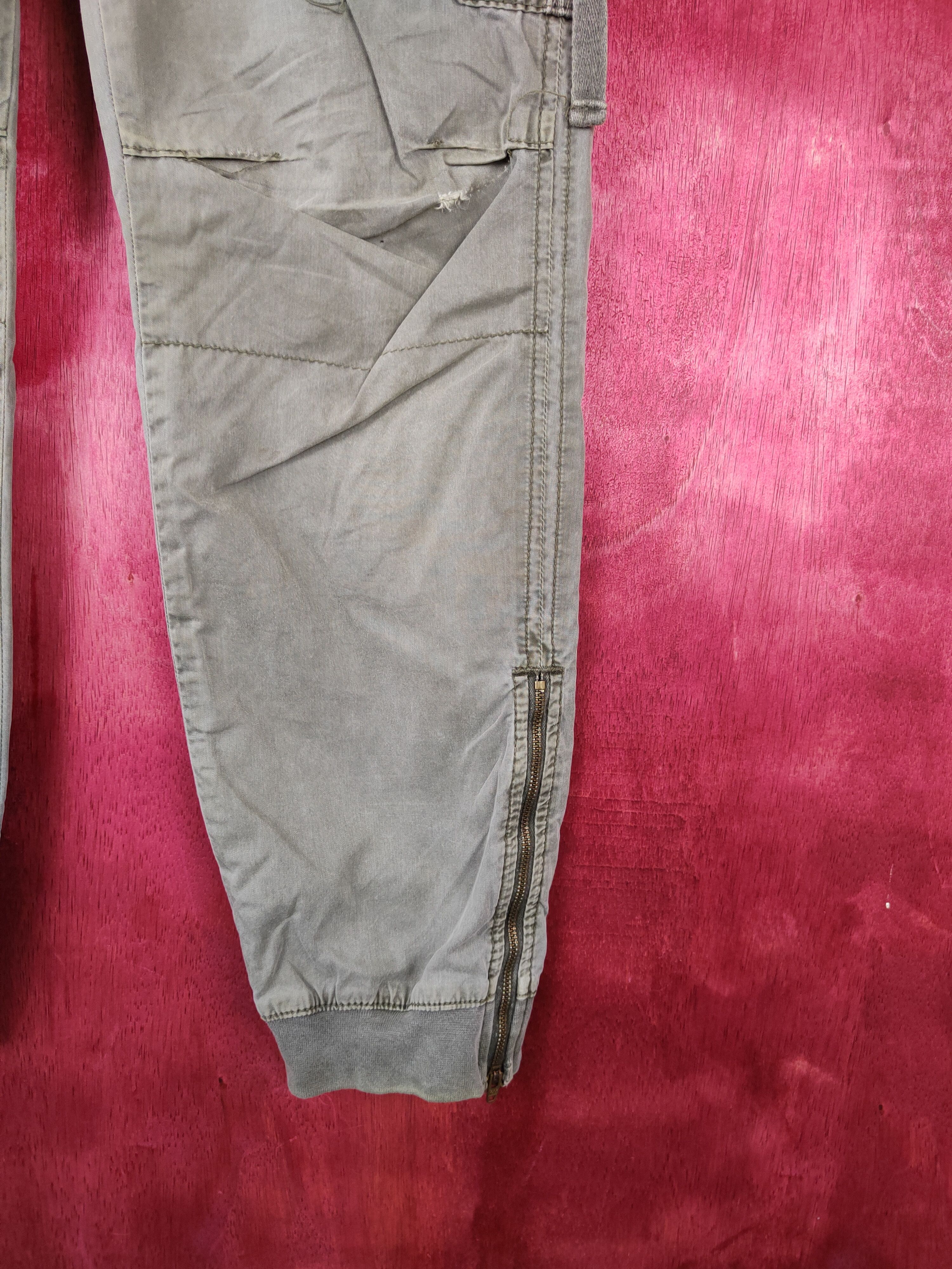 Japanese Brand × Uniqlo Uniqlo Army Green Multi Pocket Tactical Cargo Pants #S460 Size 26" / US 2 / IT 38 - 10 Thumbnail