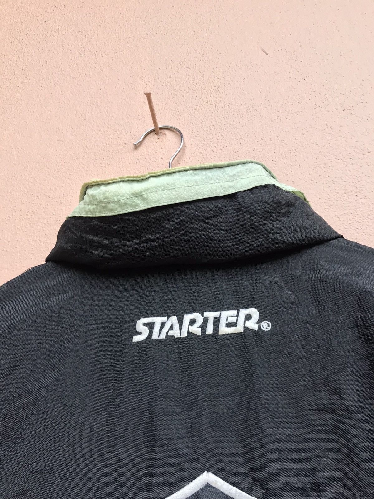 NFL Vintage 90s Starter NFL Los Angeles Raiders Nylon Jacket Size US L / EU 52-54 / 3 - 7 Thumbnail