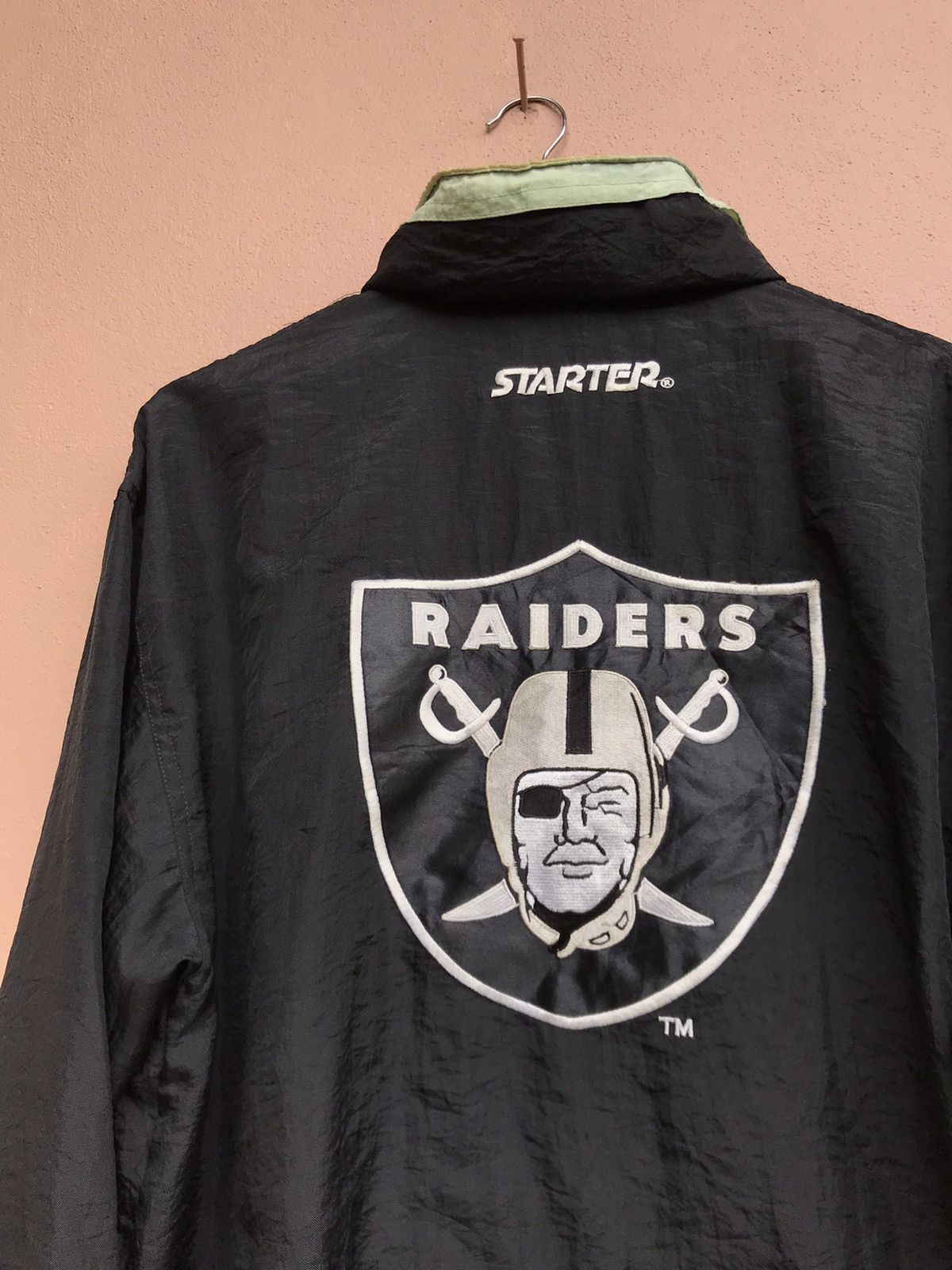 NFL Vintage 90s Starter NFL Los Angeles Raiders Nylon Jacket Size US L / EU 52-54 / 3 - 6 Thumbnail