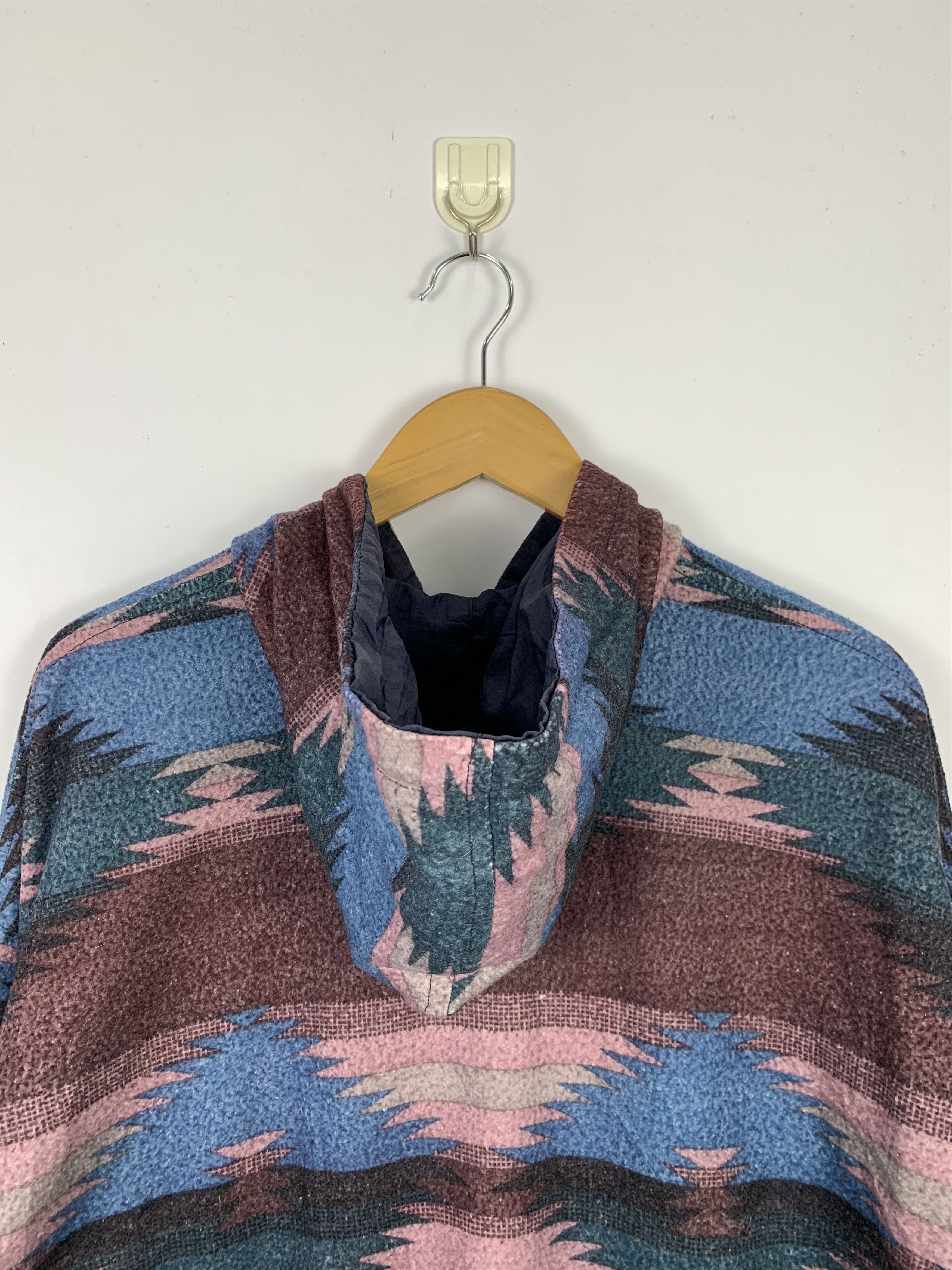 Japanese Brand × Vintage Vintage Japanese Brand Navajo Native Hoodie Jacket Size US L / EU 52-54 / 3 - 3 Thumbnail