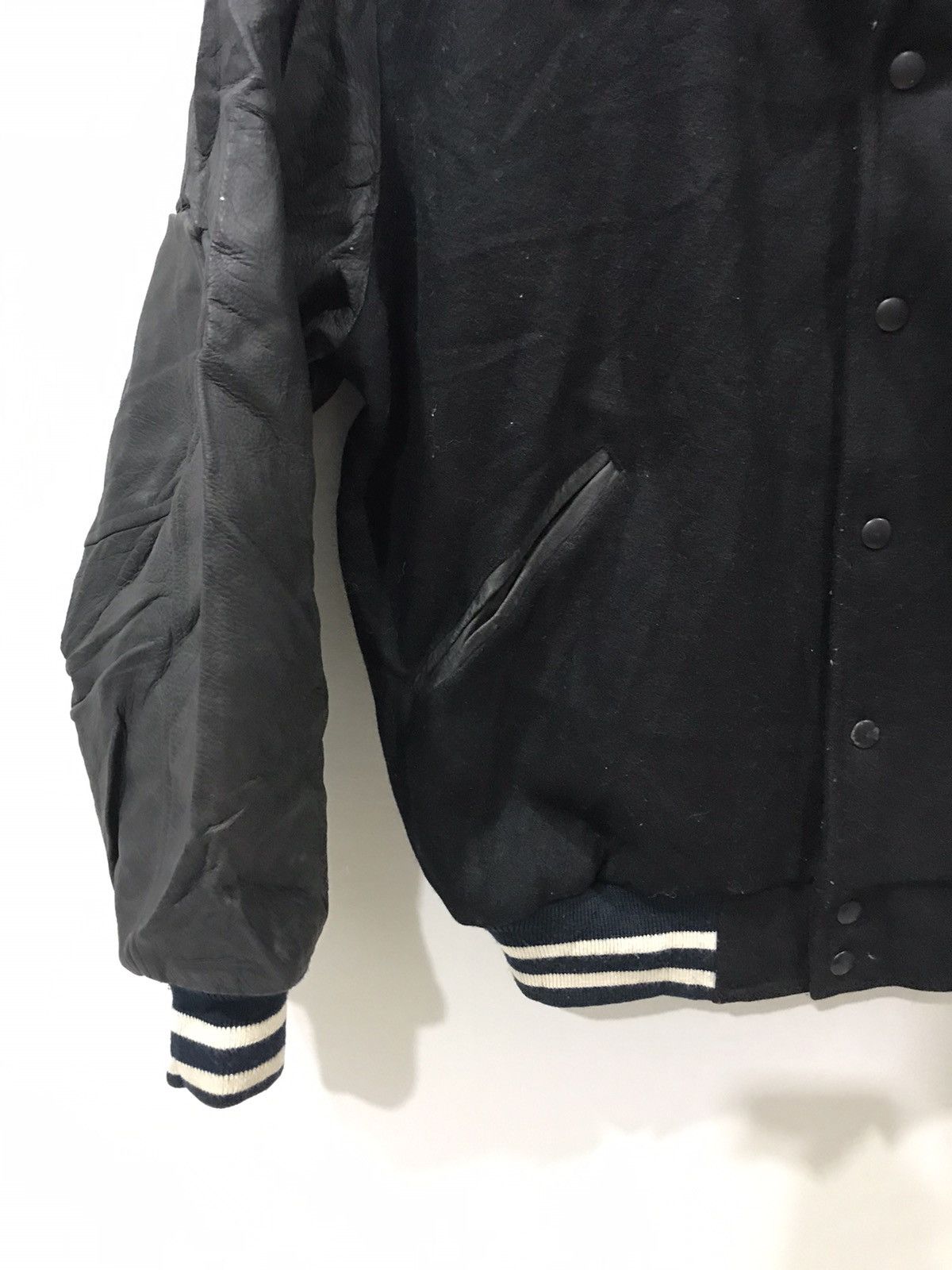 Vintage Vintage UNIVERSITY SHOP Spell Out Varsity Jacket Size US L / EU 52-54 / 3 - 6 Thumbnail