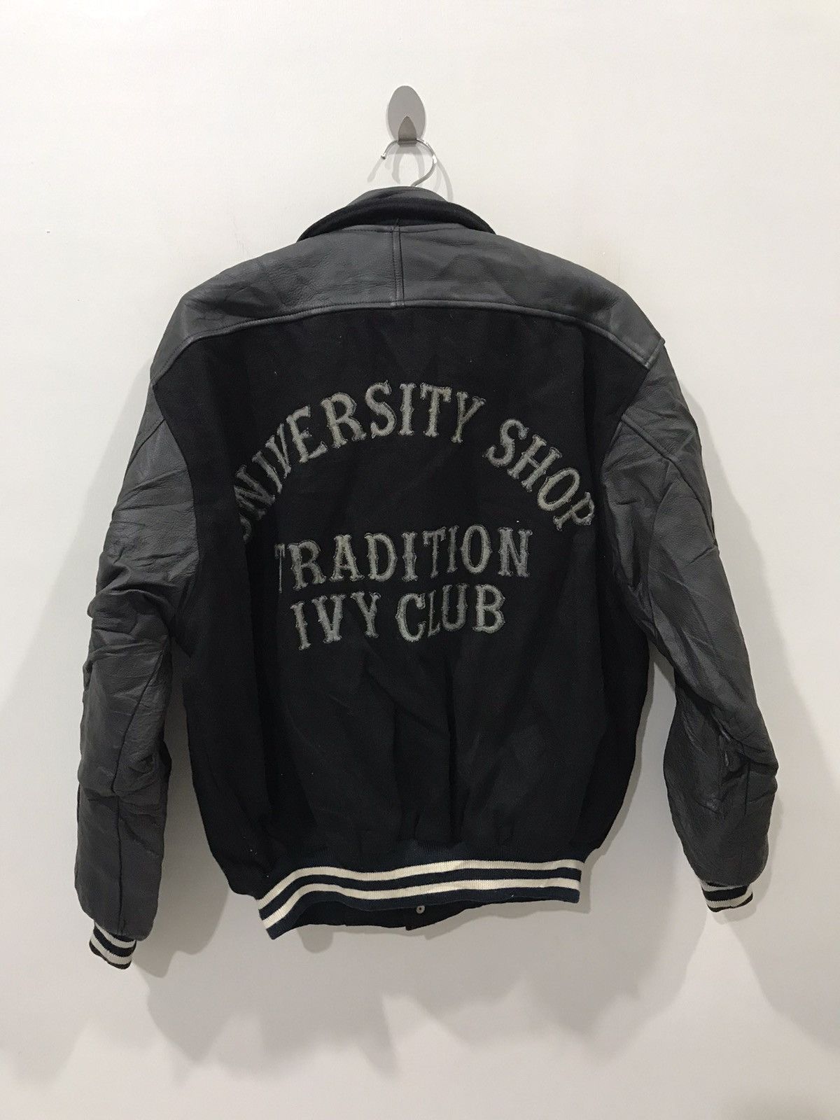 Vintage Vintage UNIVERSITY SHOP Spell Out Varsity Jacket Size US L / EU 52-54 / 3 - 8 Thumbnail