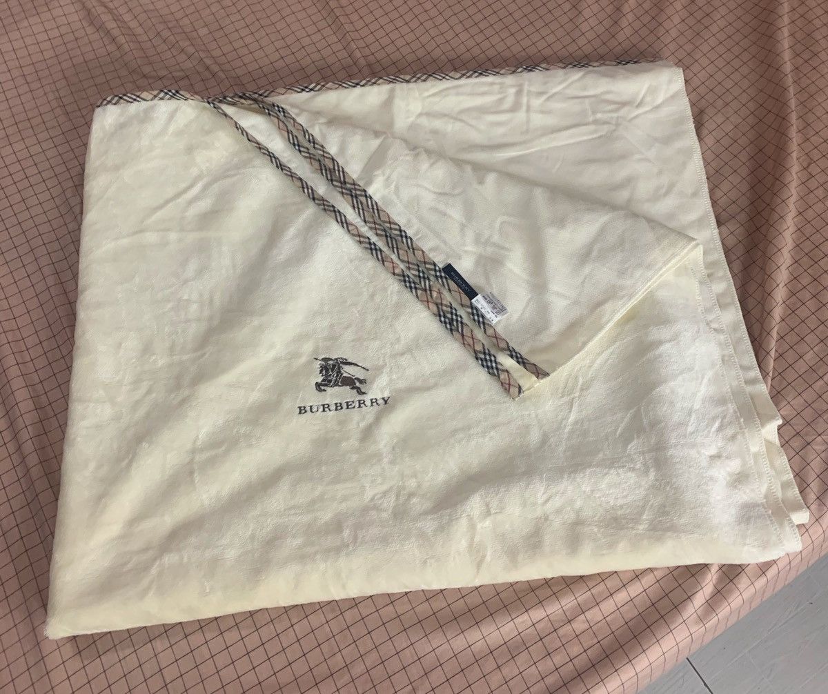Burberry × Designer BURBERRY LONDON VELVET FLEECE BIG SIZE BLANKET Size ONE SIZE - 1 Thumbnail