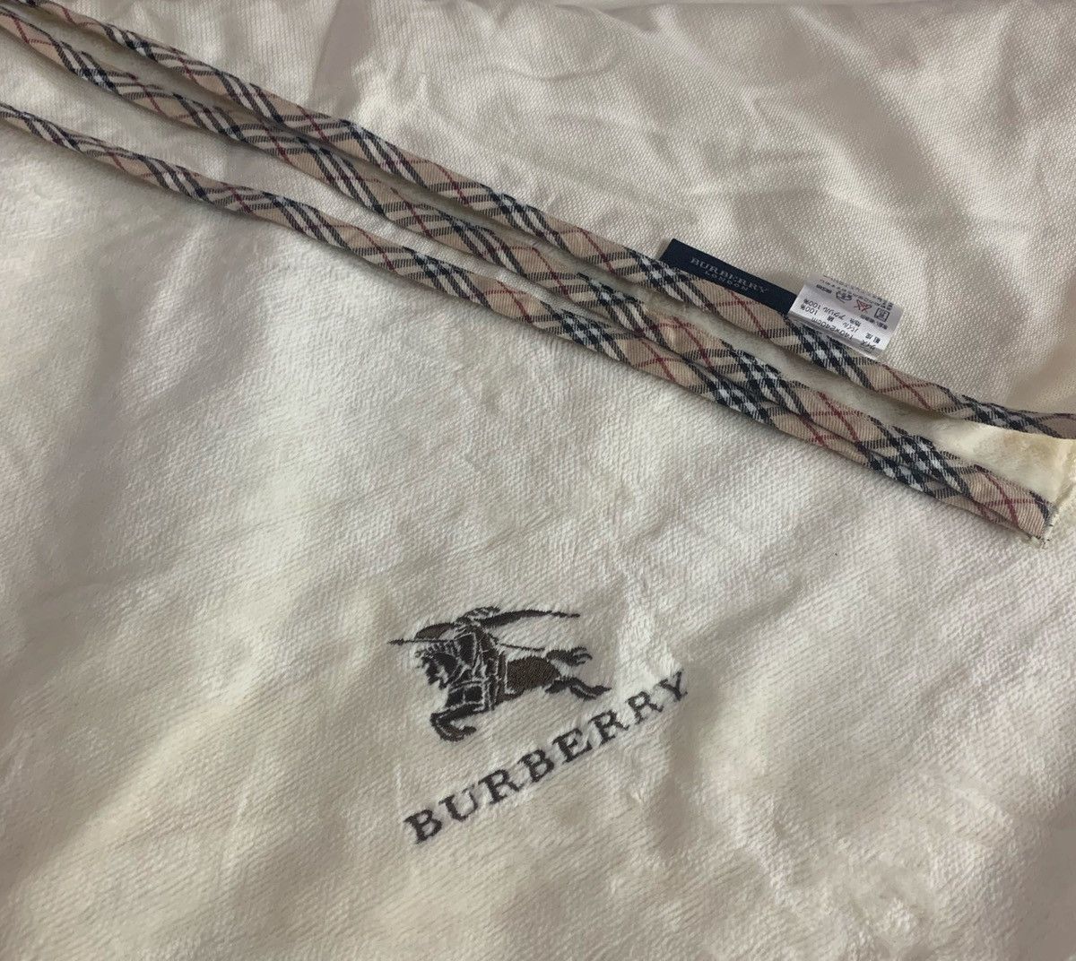 Burberry × Designer BURBERRY LONDON VELVET FLEECE BIG SIZE BLANKET Size ONE SIZE - 3 Thumbnail