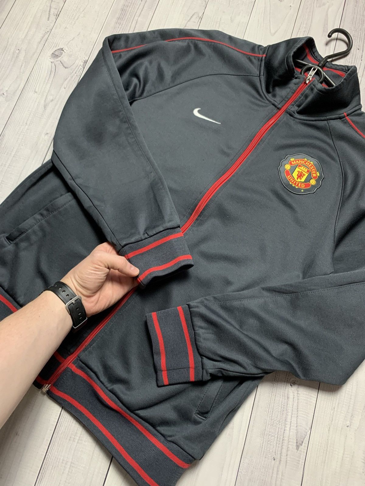 Vintage Vintage Nike track jacket Manchester United size m Size US M / EU 48-50 / 2 - 5 Thumbnail