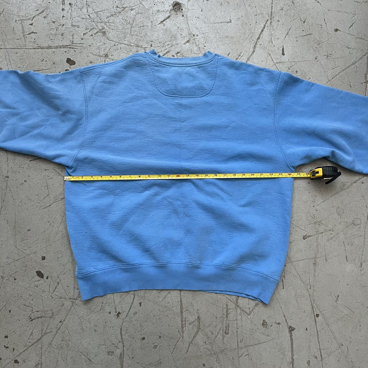 Champion Vintage Champion Distressed Baby Blue Sweatshirt Sz Large Size US L / EU 52-54 / 3 - 4 Thumbnail