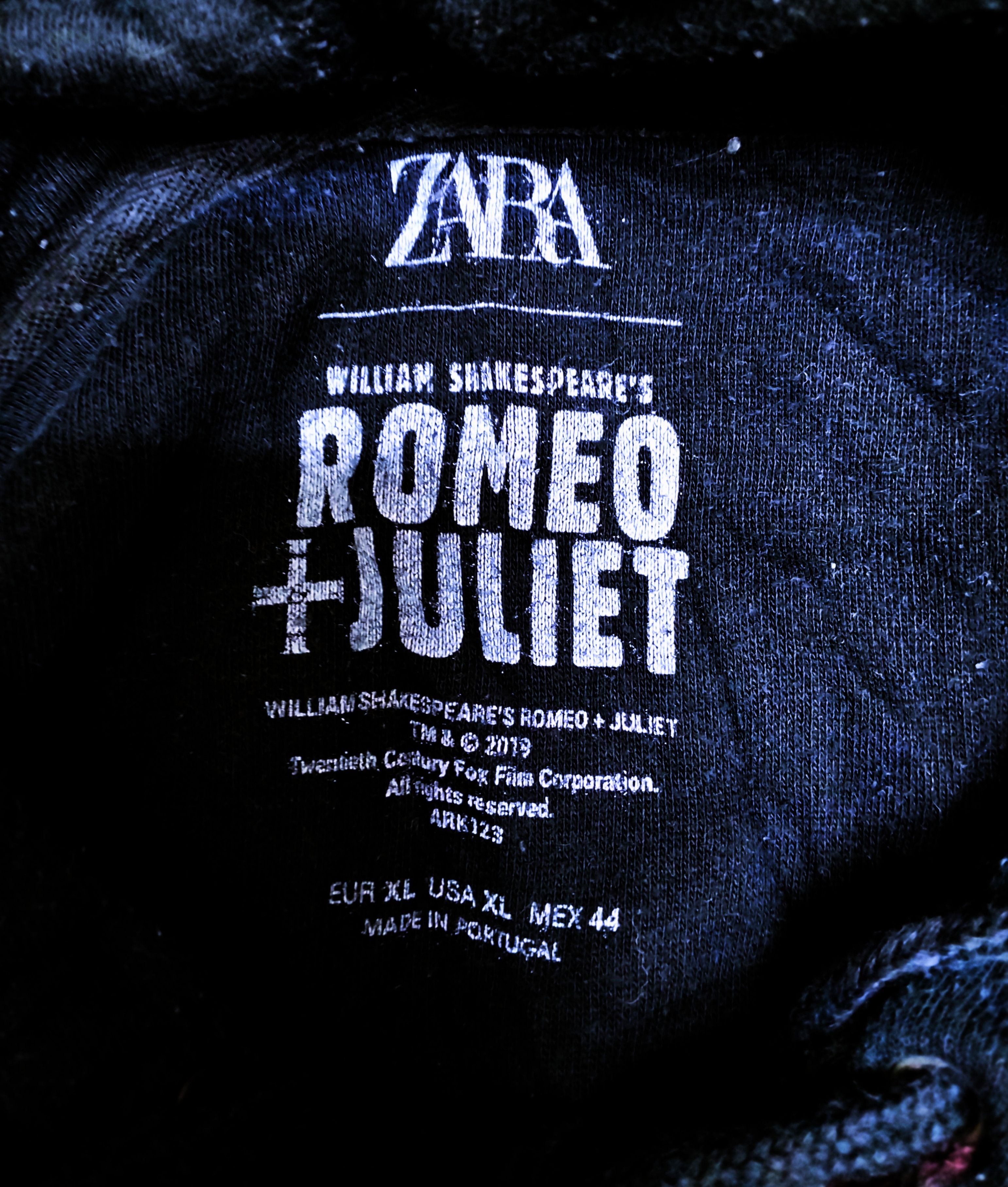 Hollywood Ranch Market Movie Zara ZARA X WILLIAM SHAKESPEARE ROMEO N JULIET HOODIE Grailed