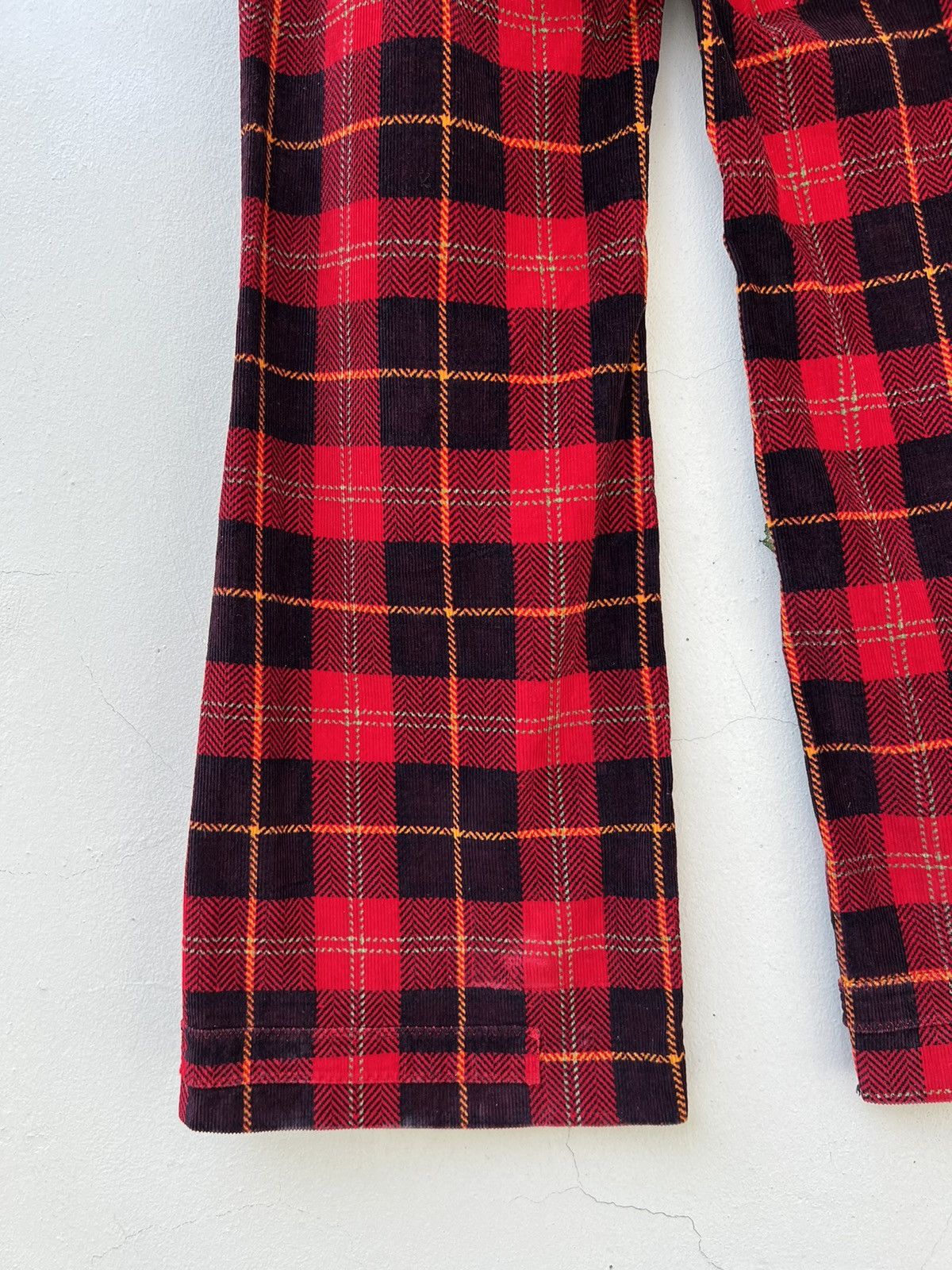 Vintage Vintage 70s Psychedelic Plaid Tartan Flare Cord Trouser Size US 32 / EU 48 - 18 Thumbnail