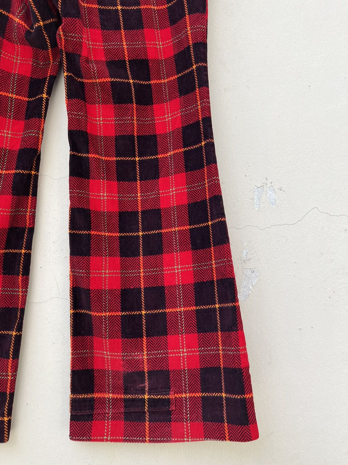 Vintage Vintage 70s Psychedelic Plaid Tartan Flare Cord Trouser Size US 32 / EU 48 - 22 Thumbnail