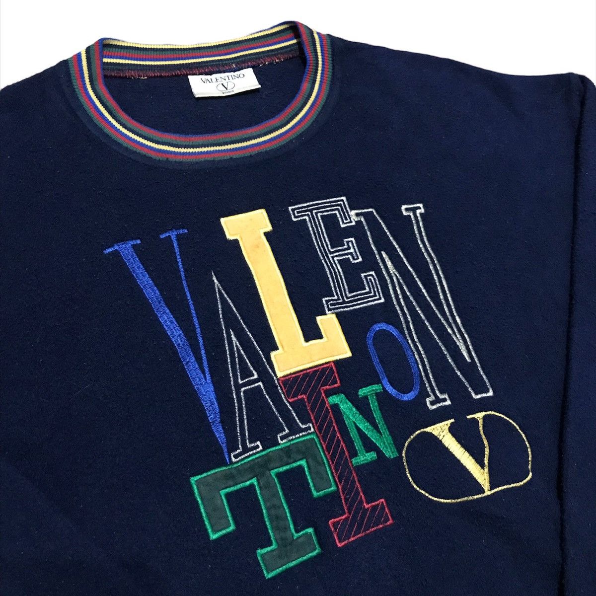 Valentino 🔥Vtg 90s Valentino Studio embroidery fleece sweater Size US L / EU 52-54 / 3 - 2 Thumbnail