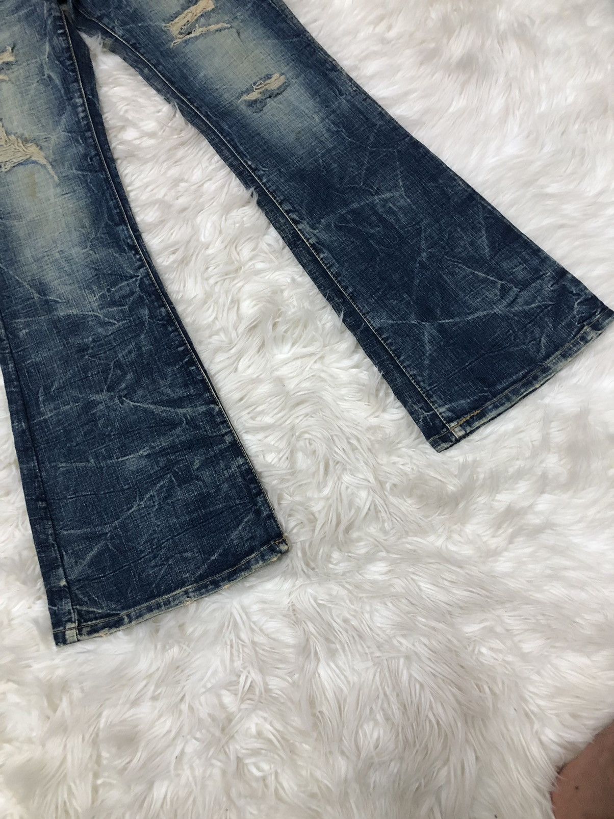 Japanese Brand Distressed denim bootcut cutting nice design💥 Size US 30 / EU 46 - 3 Thumbnail