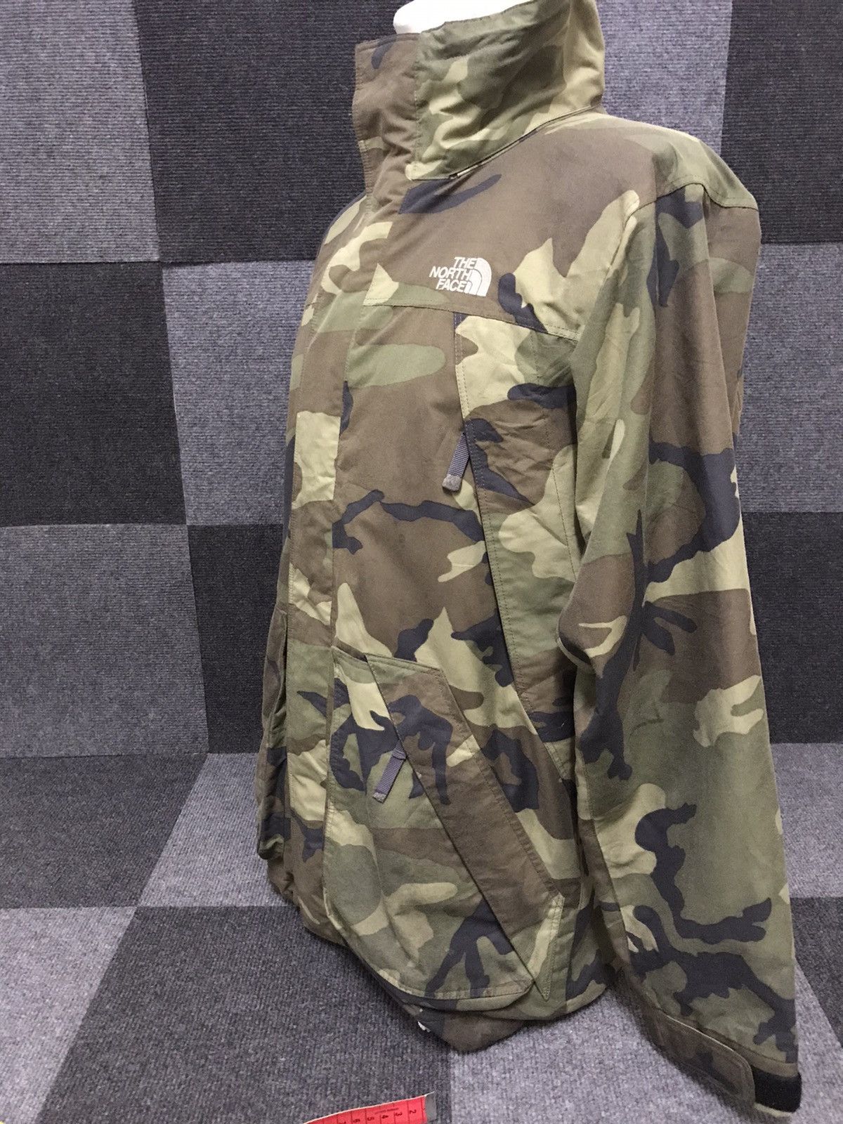 The North Face THE NORTH FACE Camo Multipockets Hiking Jacket Size US M / EU 48-50 / 2 - 8 Thumbnail