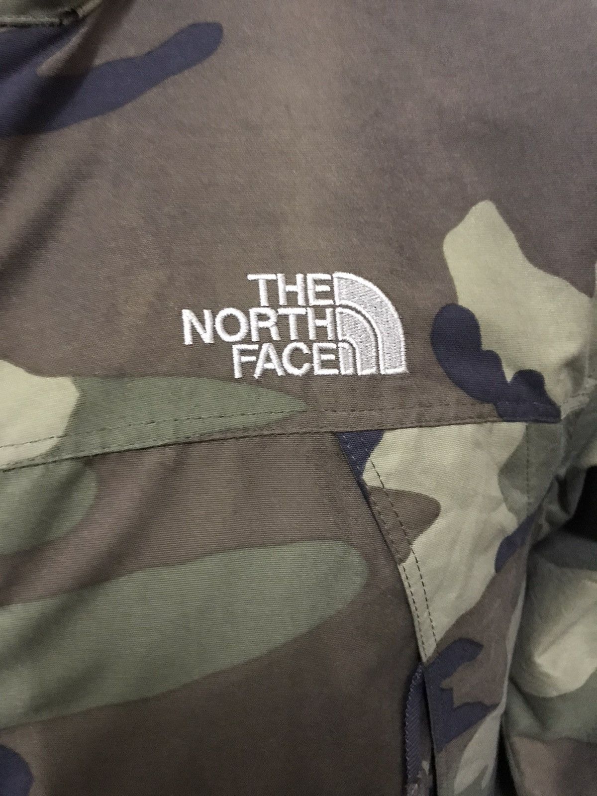 The North Face THE NORTH FACE Camo Multipockets Hiking Jacket Size US M / EU 48-50 / 2 - 2 Thumbnail