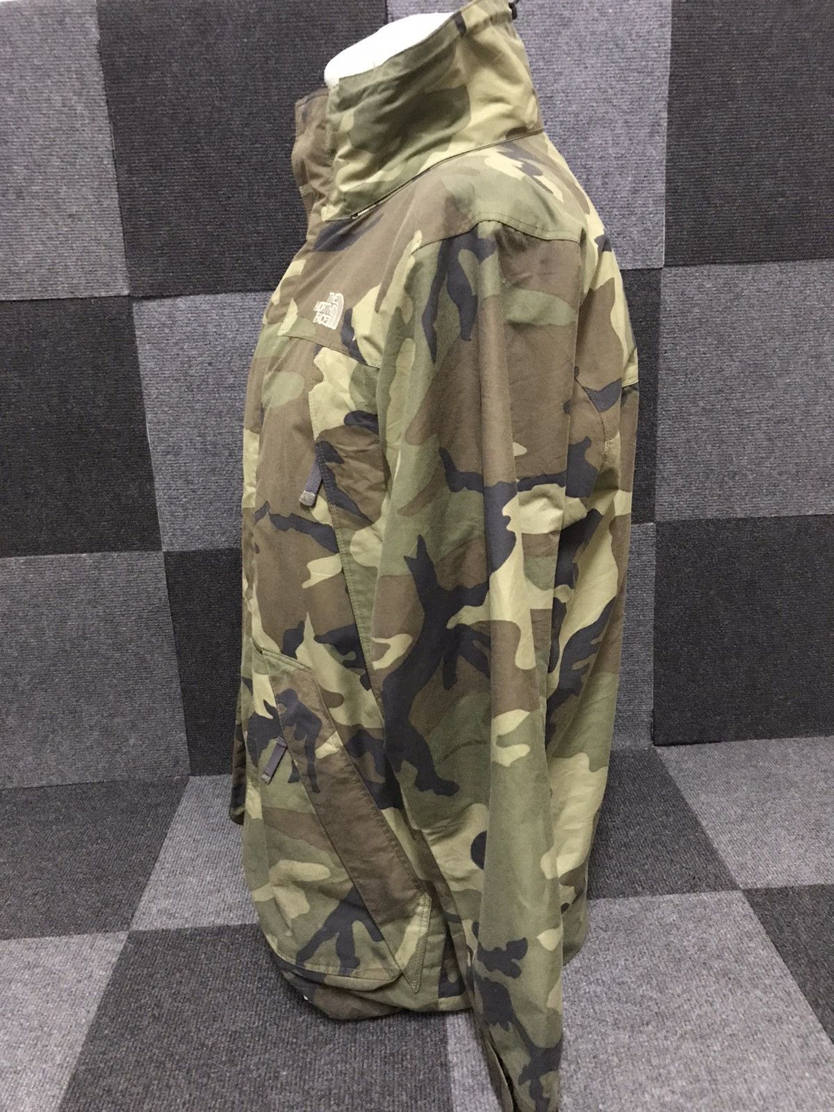 The North Face THE NORTH FACE Camo Multipockets Hiking Jacket Size US M / EU 48-50 / 2 - 9 Thumbnail