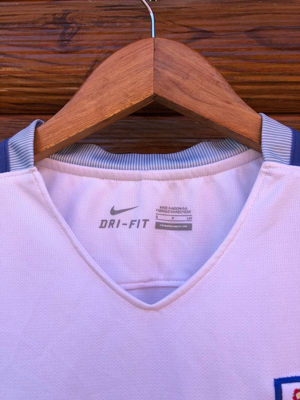 Nike ENGLAND HOME FOOTBALL SHIRT SOCCER JERSEY NIKE Size US S / EU 44-46 / 1 - 6 Thumbnail