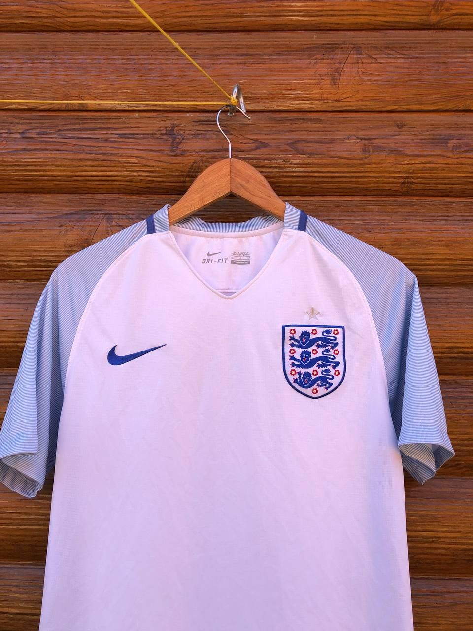 Nike ENGLAND HOME FOOTBALL SHIRT SOCCER JERSEY NIKE Size US S / EU 44-46 / 1 - 2 Thumbnail