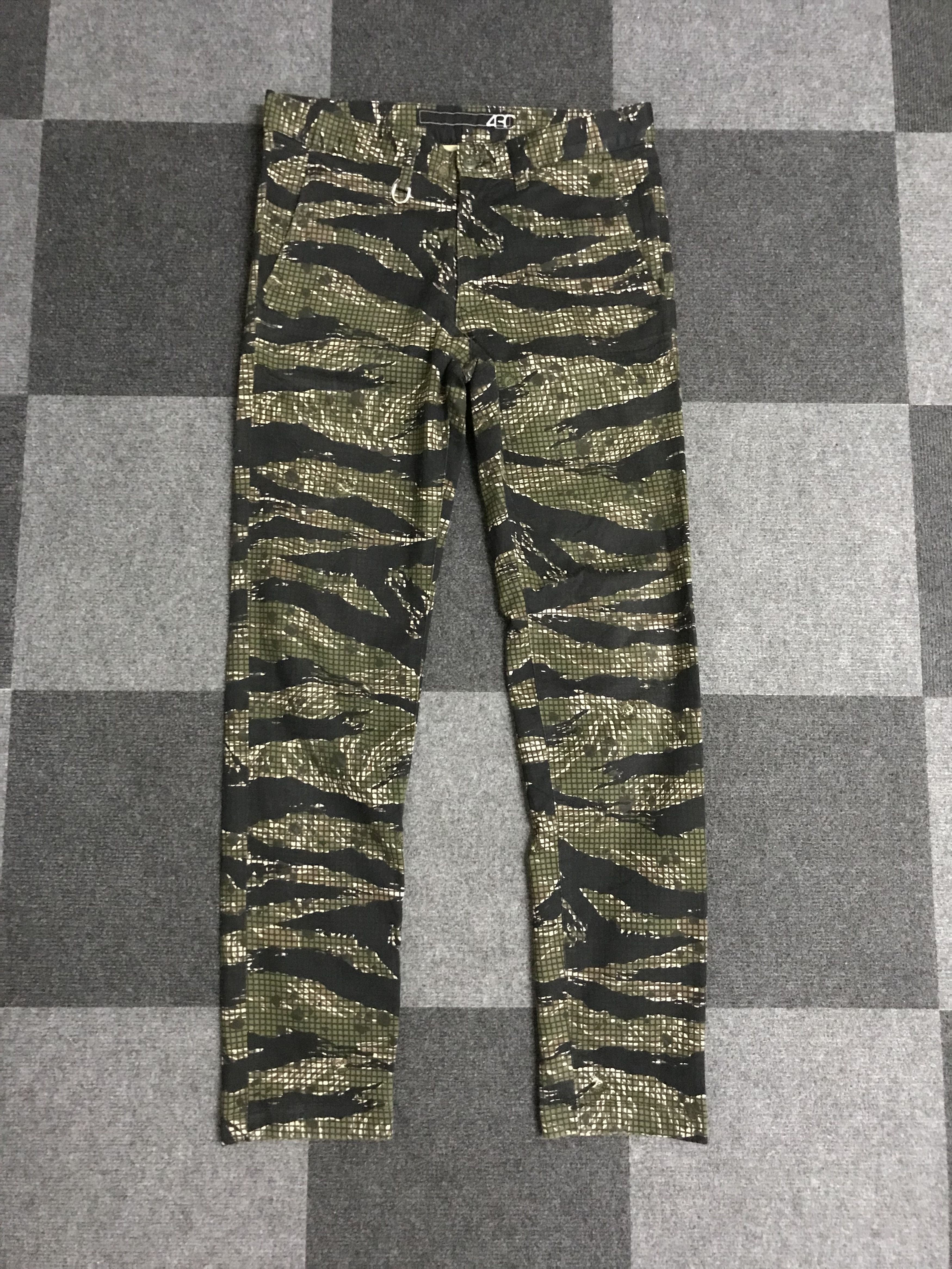 Japanese Brand P48 430 Japan Very Rare Checkered X Tiger Stripe Pant Size US 31 - 3 Thumbnail