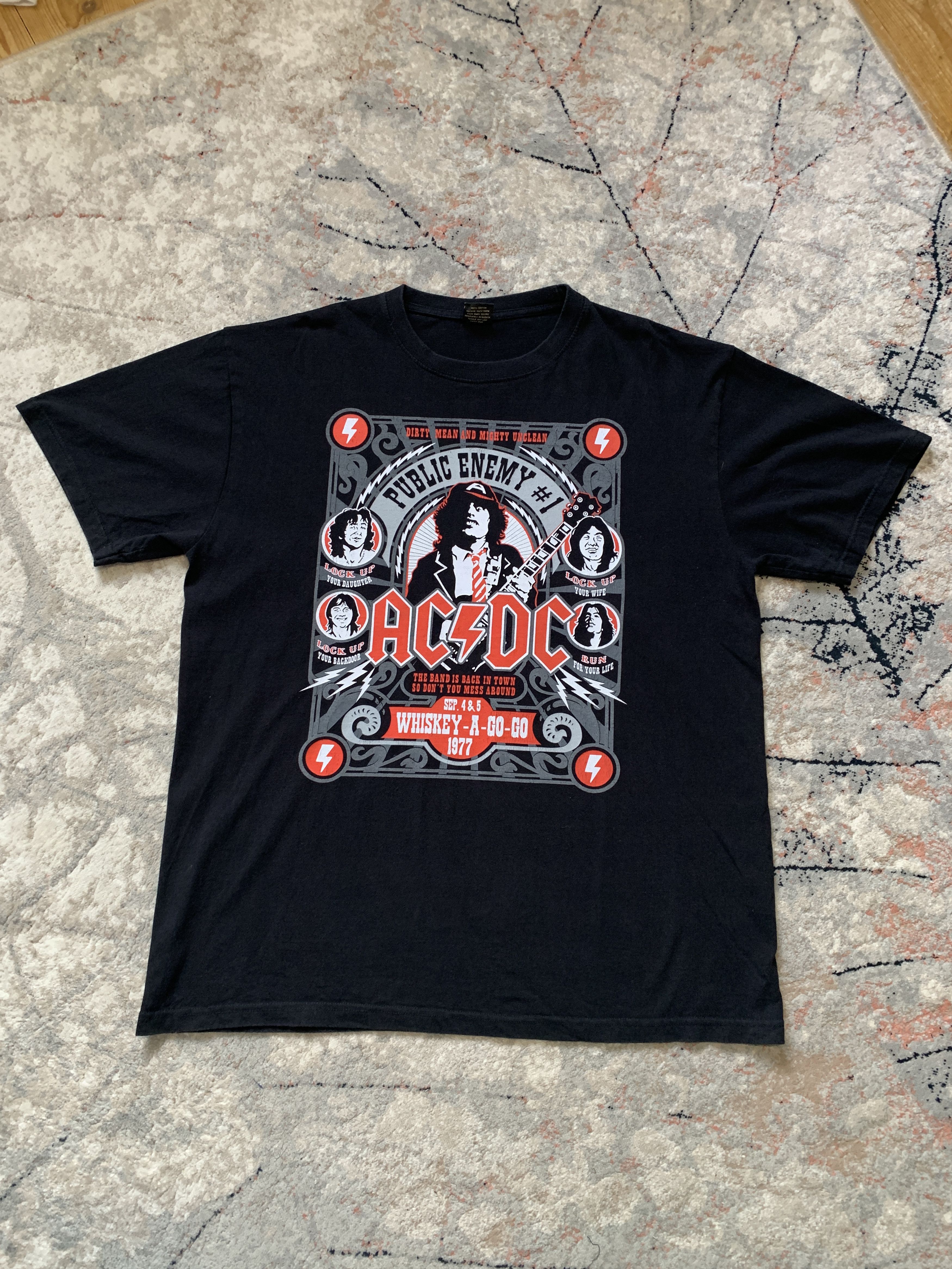 Vintage AC/DC Public Enemy Vintage T-Shirt Designed By USA Size US XL / EU 56 / 4 - 1 Thumbnail