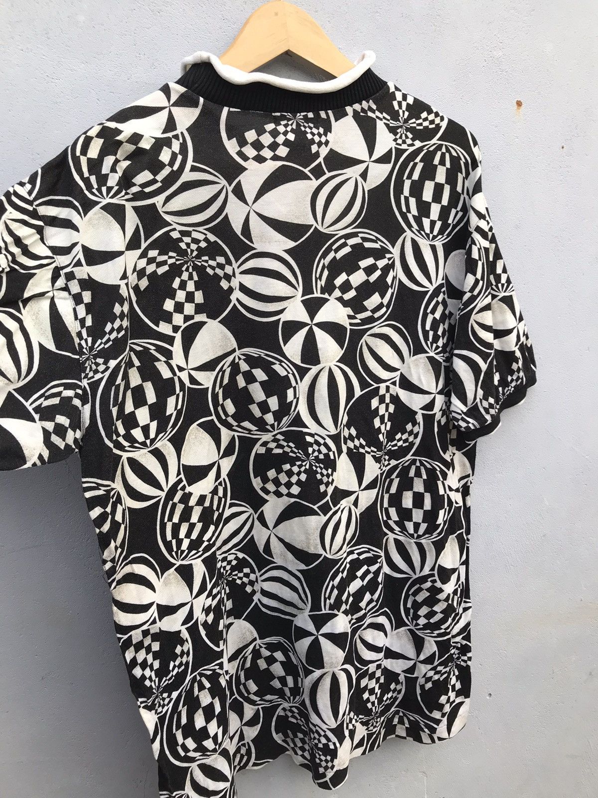 Japanese Brand Japanese vintage psychedelic mock neck polo Size US L / EU 52-54 / 3 - 5 Thumbnail