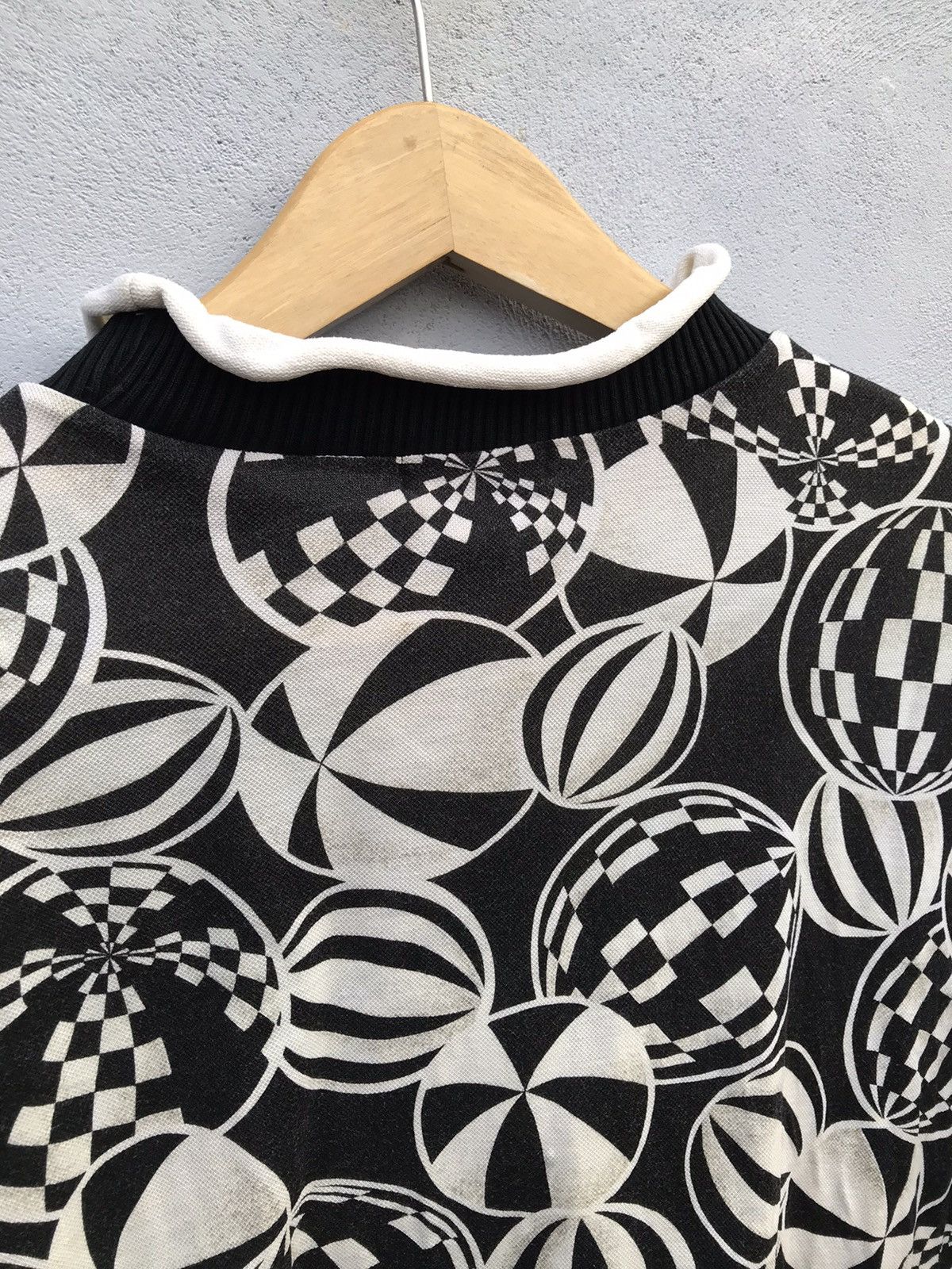 Japanese Brand Japanese vintage psychedelic mock neck polo Size US L / EU 52-54 / 3 - 7 Thumbnail