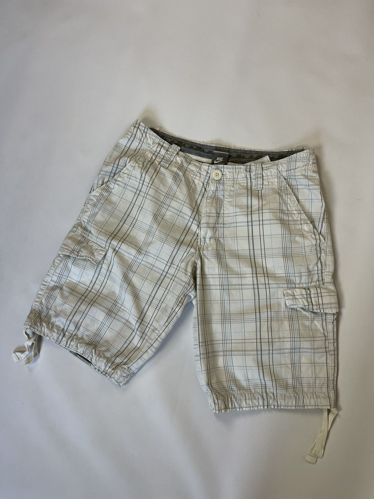 Nike Nike vintage y2k white checkered cargo shorts utility Size US 30 / EU 46 - 11 Thumbnail