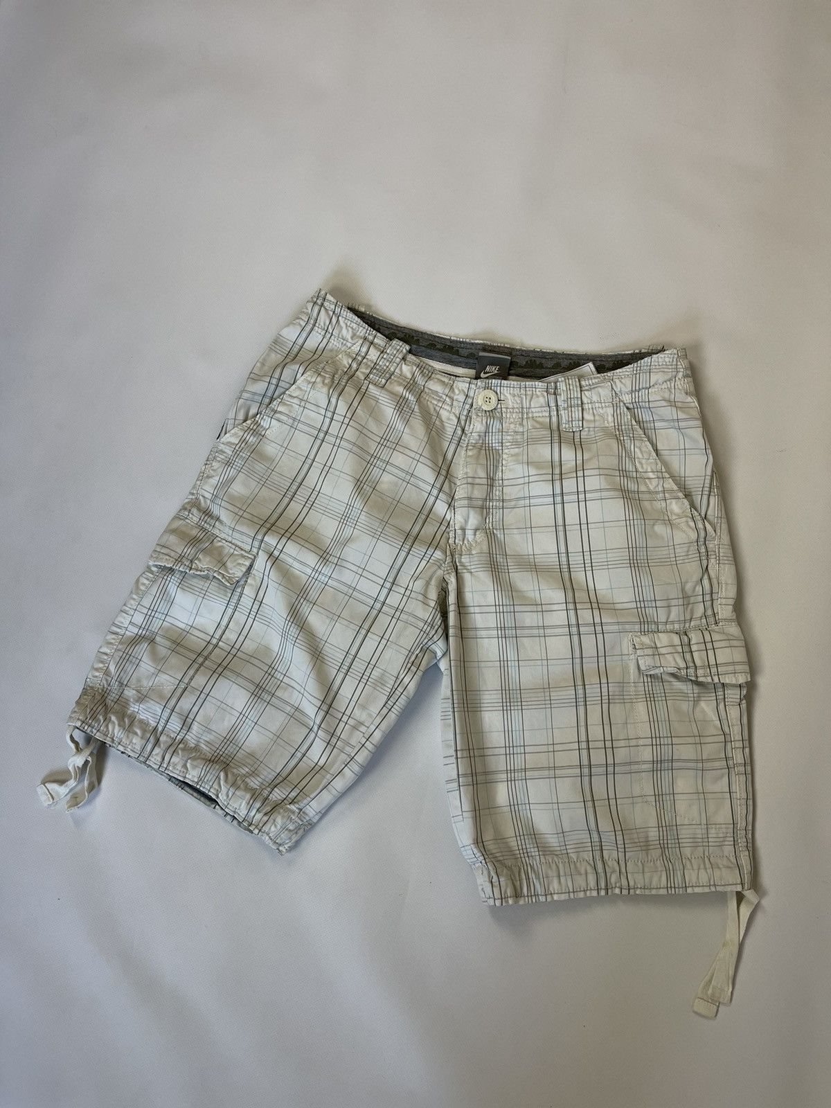 Nike Nike vintage y2k white checkered cargo shorts utility Size US 30 / EU 46 - 8 Thumbnail
