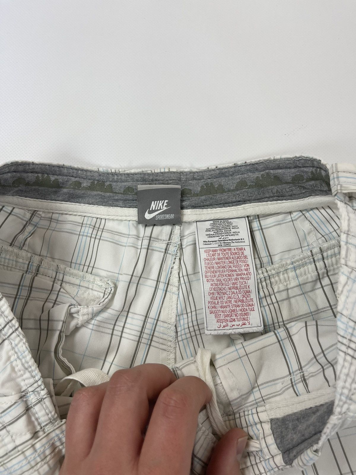 Nike Nike vintage y2k white checkered cargo shorts utility Size US 30 / EU 46 - 15 Thumbnail