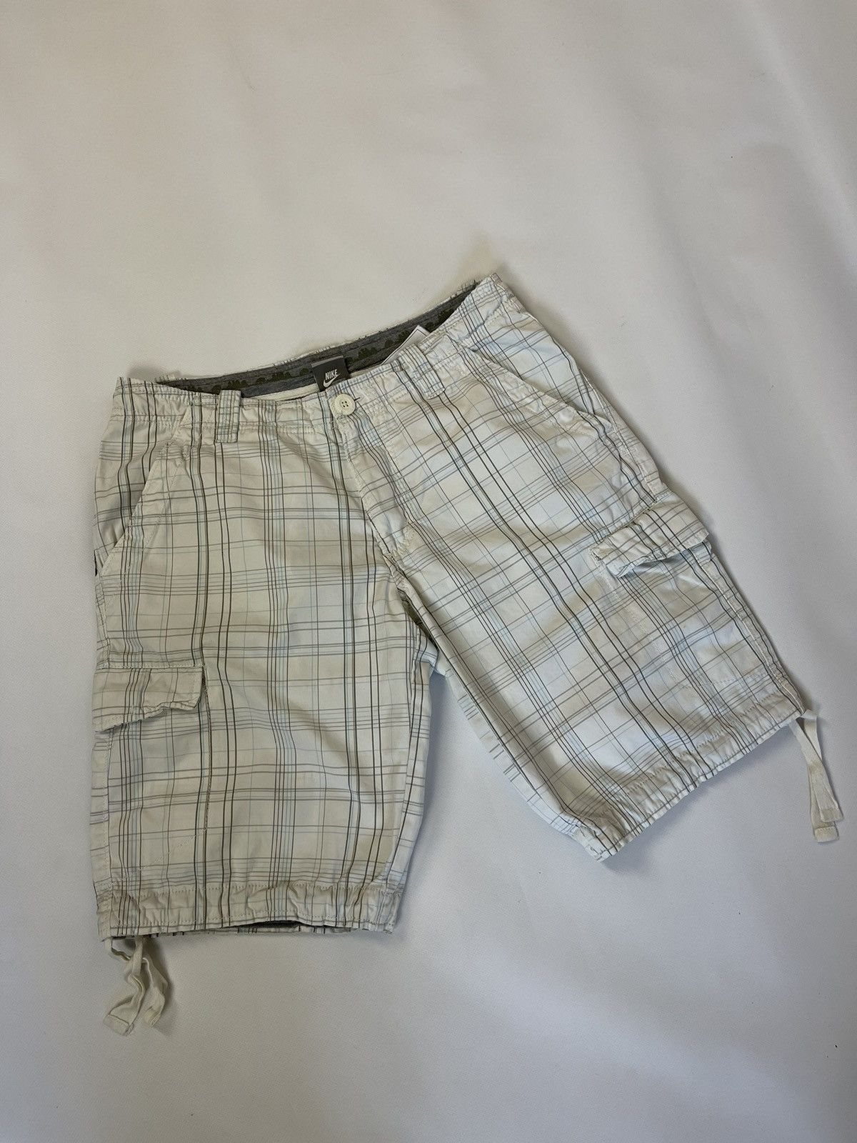 Nike Nike vintage y2k white checkered cargo shorts utility Size US 30 / EU 46 - 9 Thumbnail