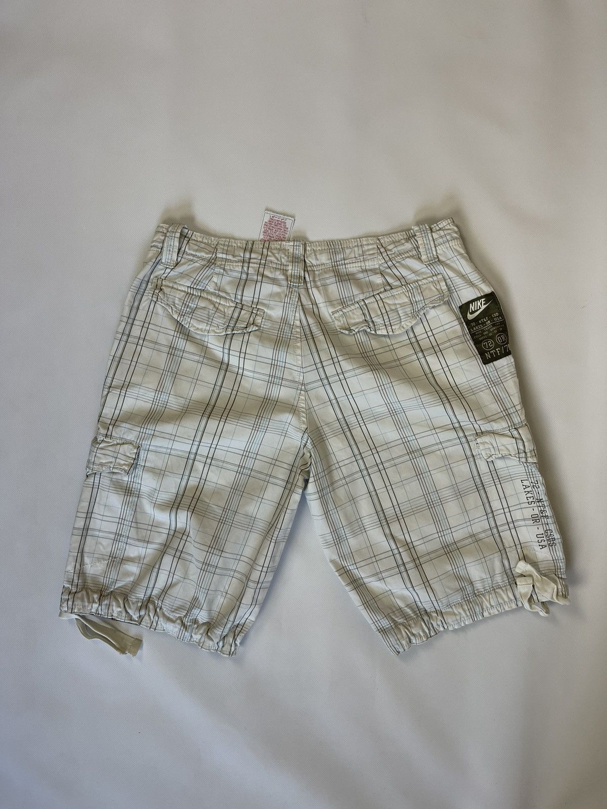 Nike Nike vintage y2k white checkered cargo shorts utility Size US 30 / EU 46 - 6 Thumbnail