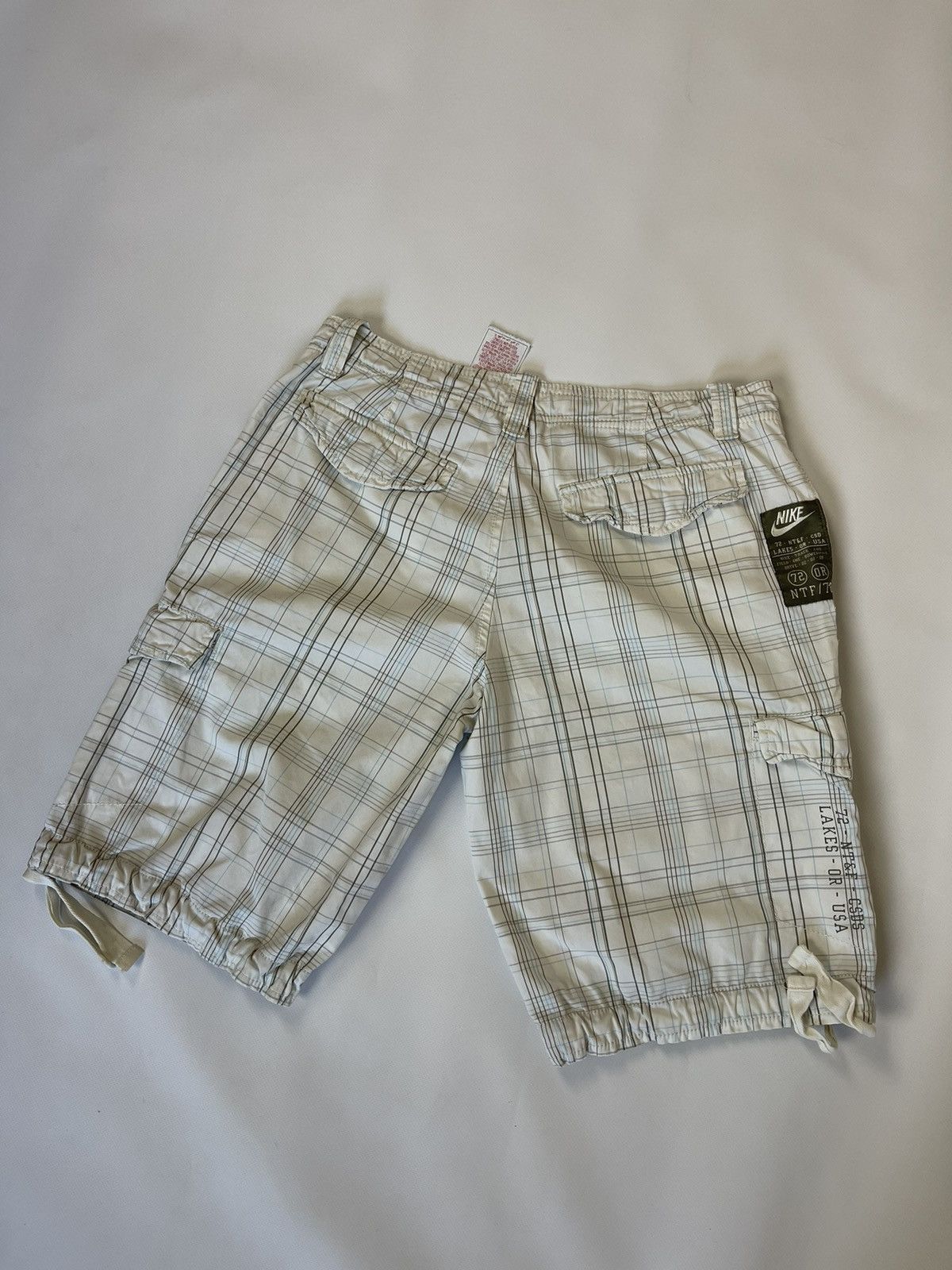 Nike Nike vintage y2k white checkered cargo shorts utility Size US 30 / EU 46 - 1 Thumbnail