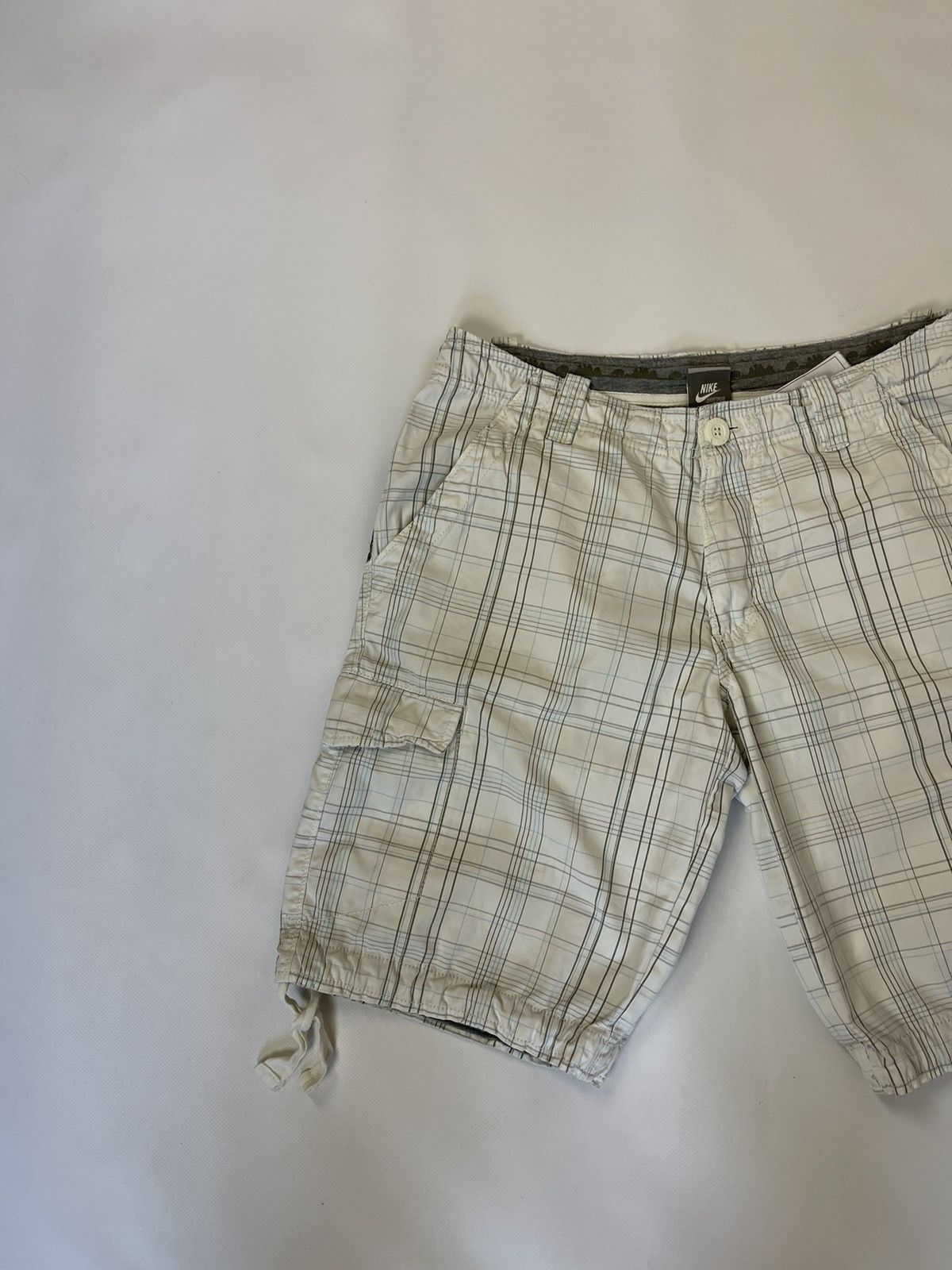 Nike Nike vintage y2k white checkered cargo shorts utility Size US 30 / EU 46 - 10 Thumbnail