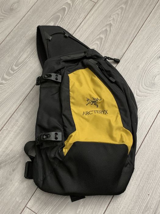 Arc'Teryx ARCTERYX Quiver 11L 2000s Crossbody Sling Shoulder