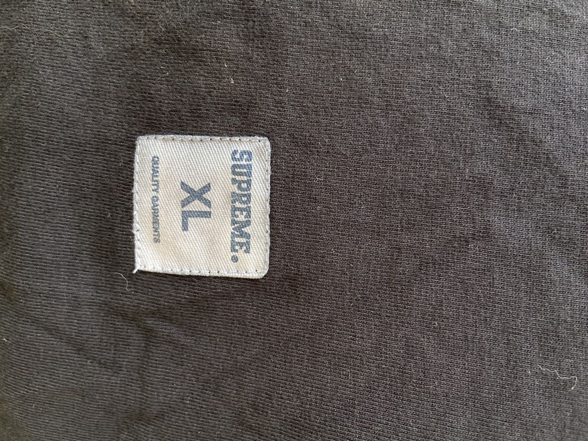 Supreme Supreme Football T-shirt Jersey 94 Size US XL / EU 56 / 4 - 2 Thumbnail
