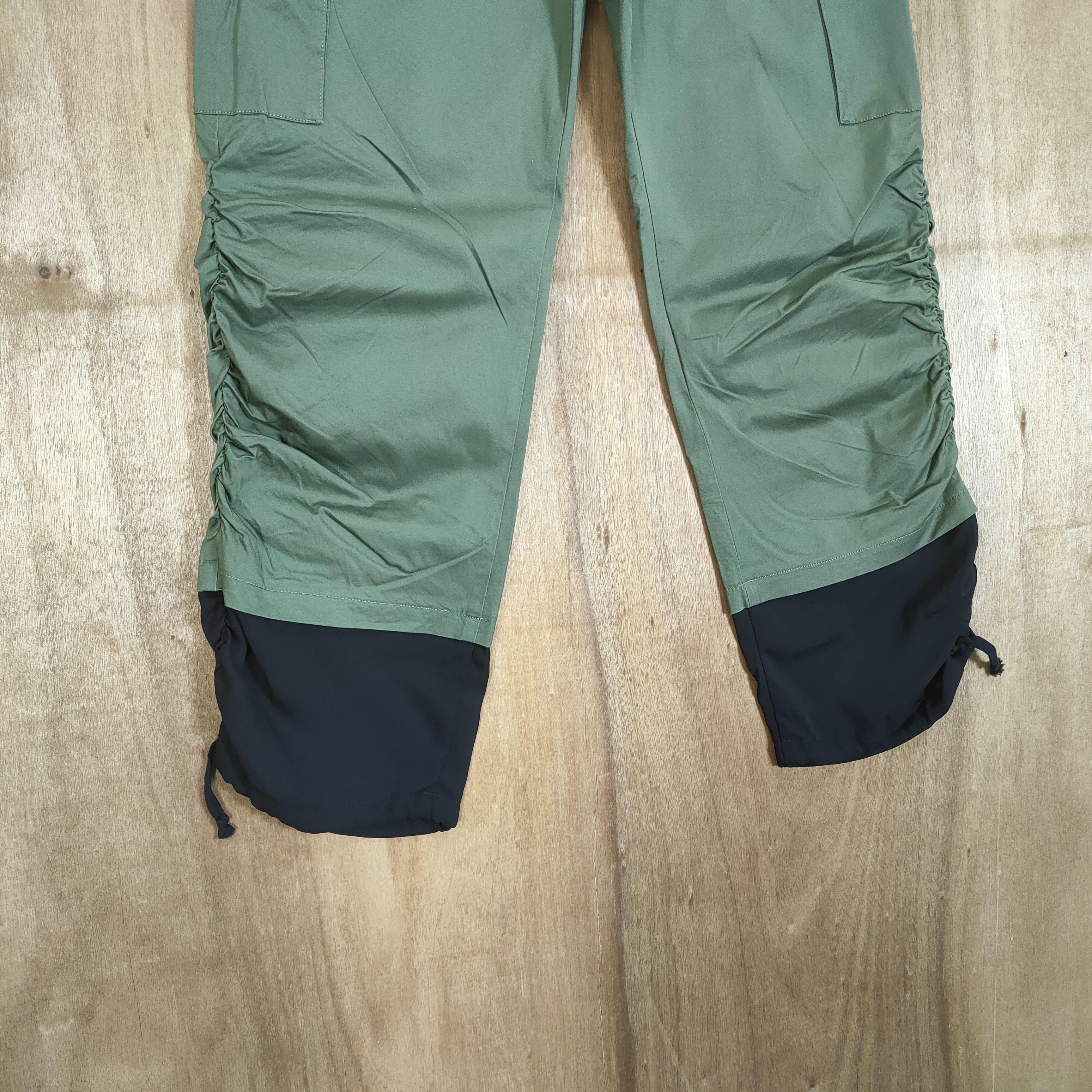 GU × Undercover GU X UNDERCOVER CARGO PANTS Size US 26 / EU 42 - 6 Thumbnail