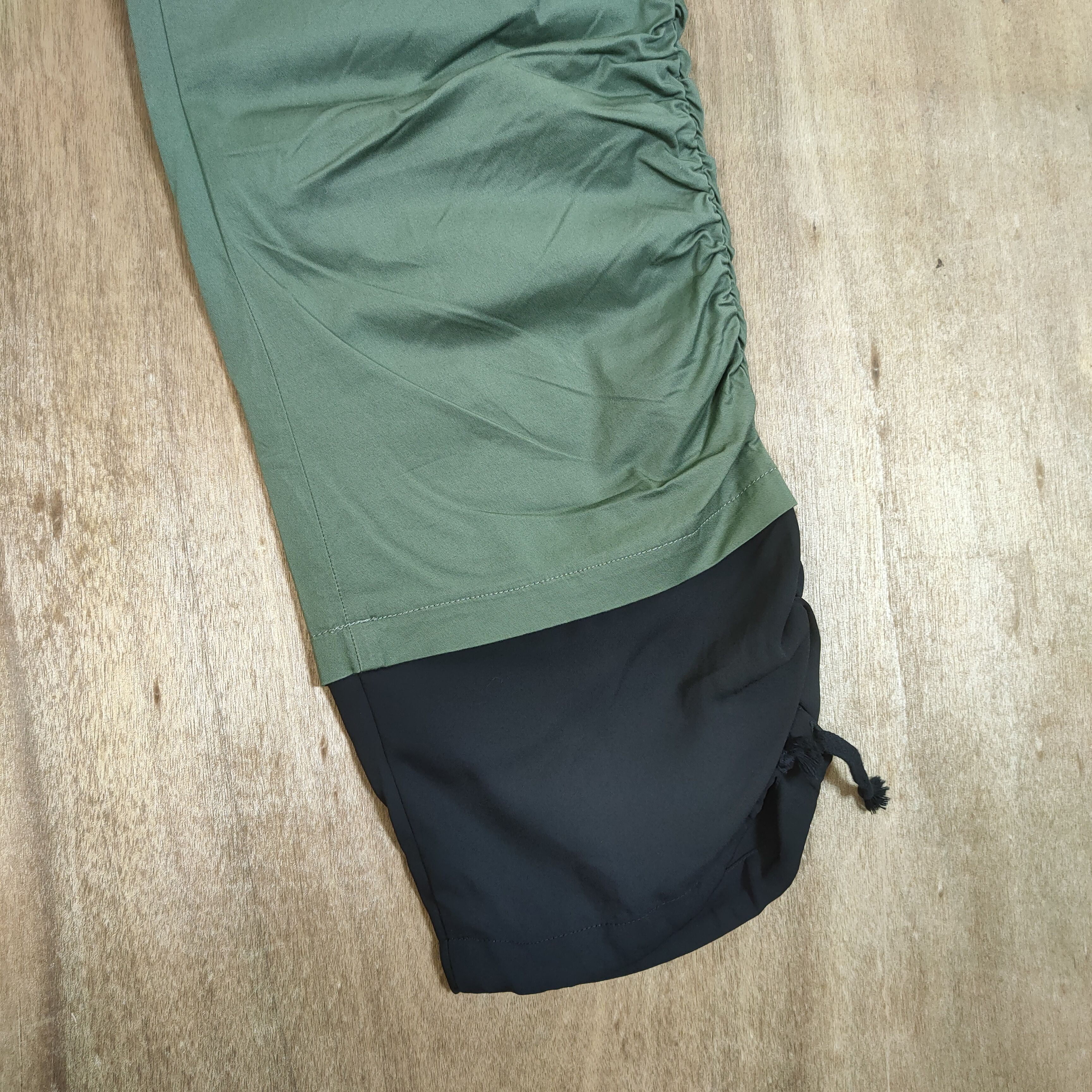 GU × Undercover GU X UNDERCOVER CARGO PANTS Size US 26 / EU 42 - 9 Thumbnail