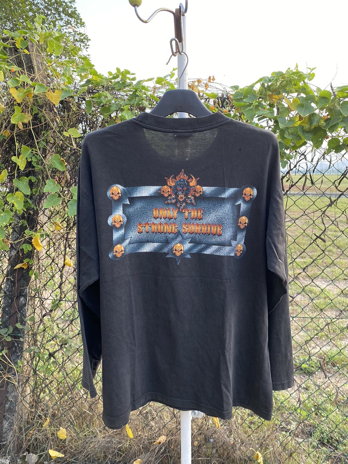 Vintage Distressed Flybeans Dragon Tees Only The Strong Survive Size US L / EU 52-54 / 3 - 2 Thumbnail