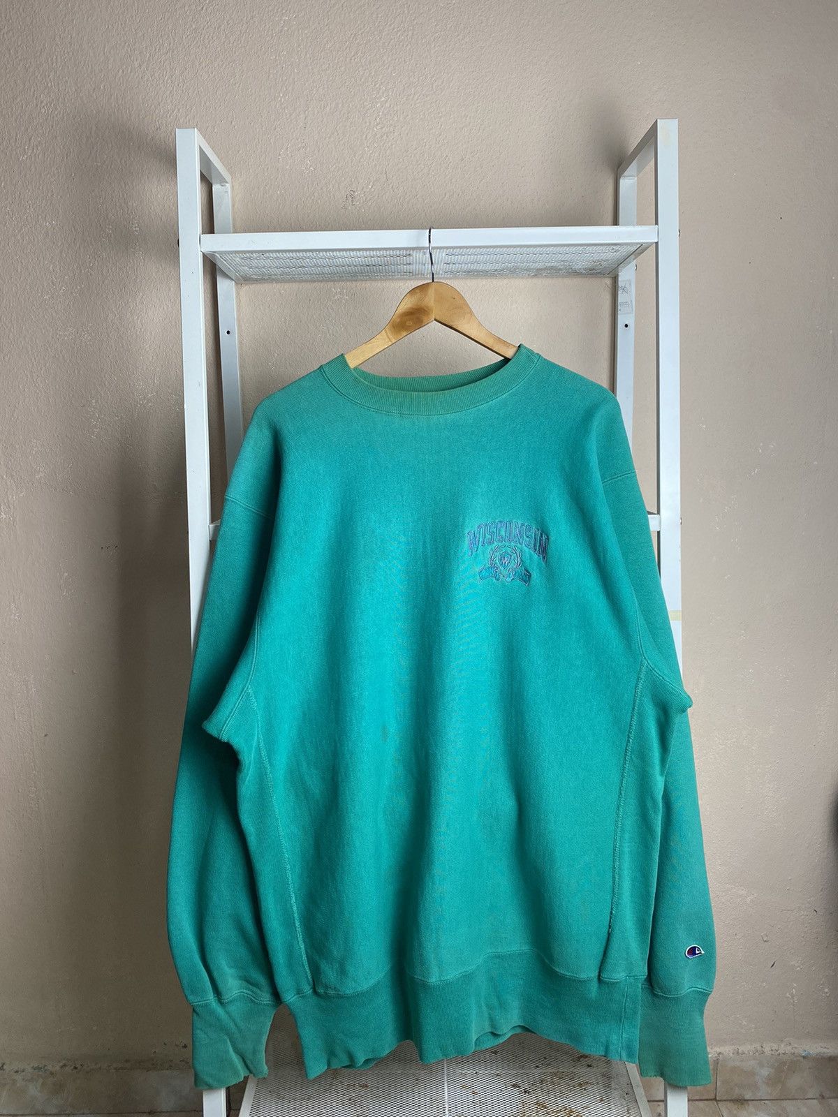 Champion × Vintage Vintage Champion Reverse Weave Wisconsin Baggy Distressed Size US XL / EU 56 / 4 - 1 Thumbnail