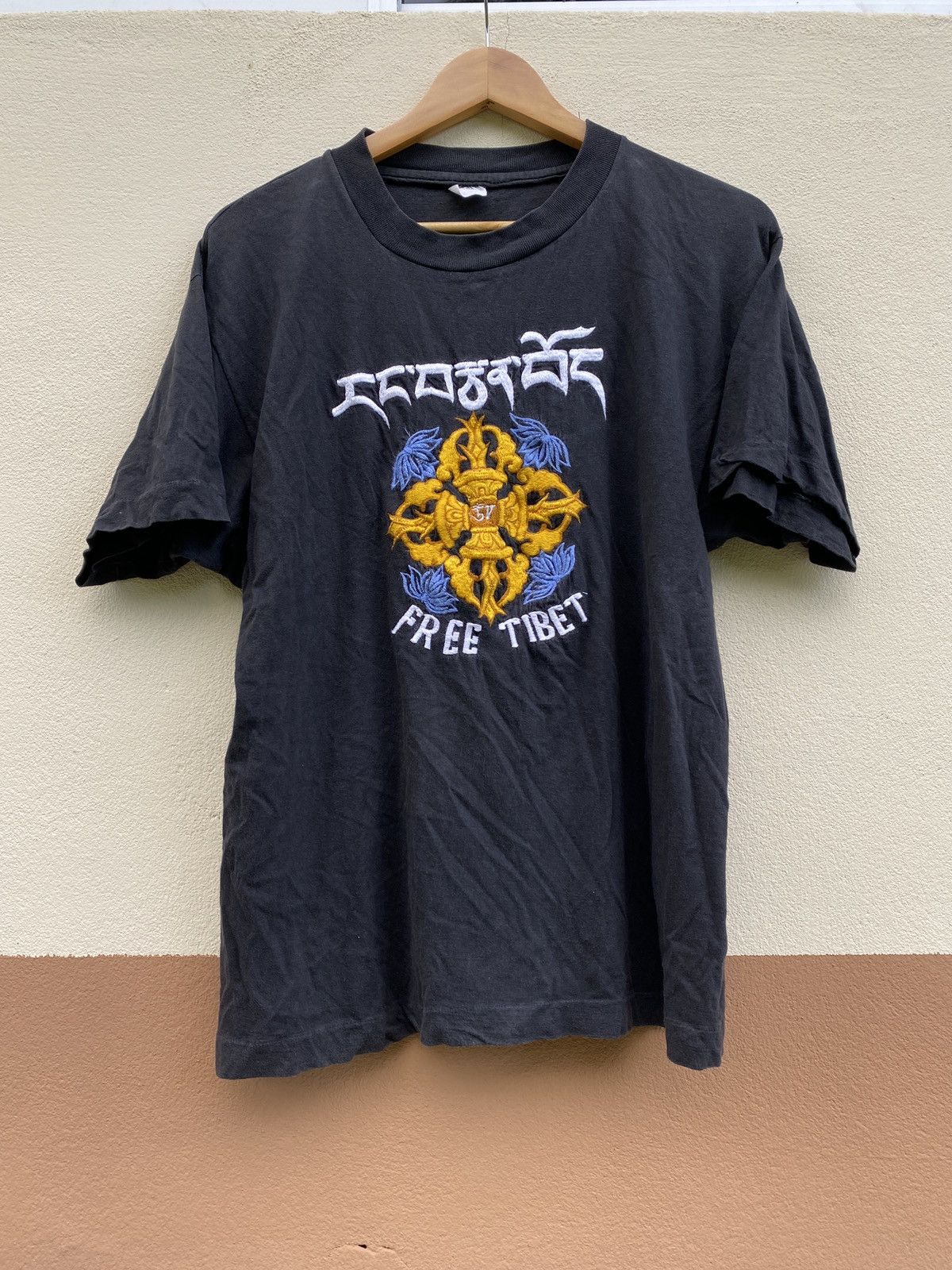 Band Tees Vintage 90s Free Tibet Electronic humans right group Size US M / EU 48-50 / 2 - 1 Thumbnail