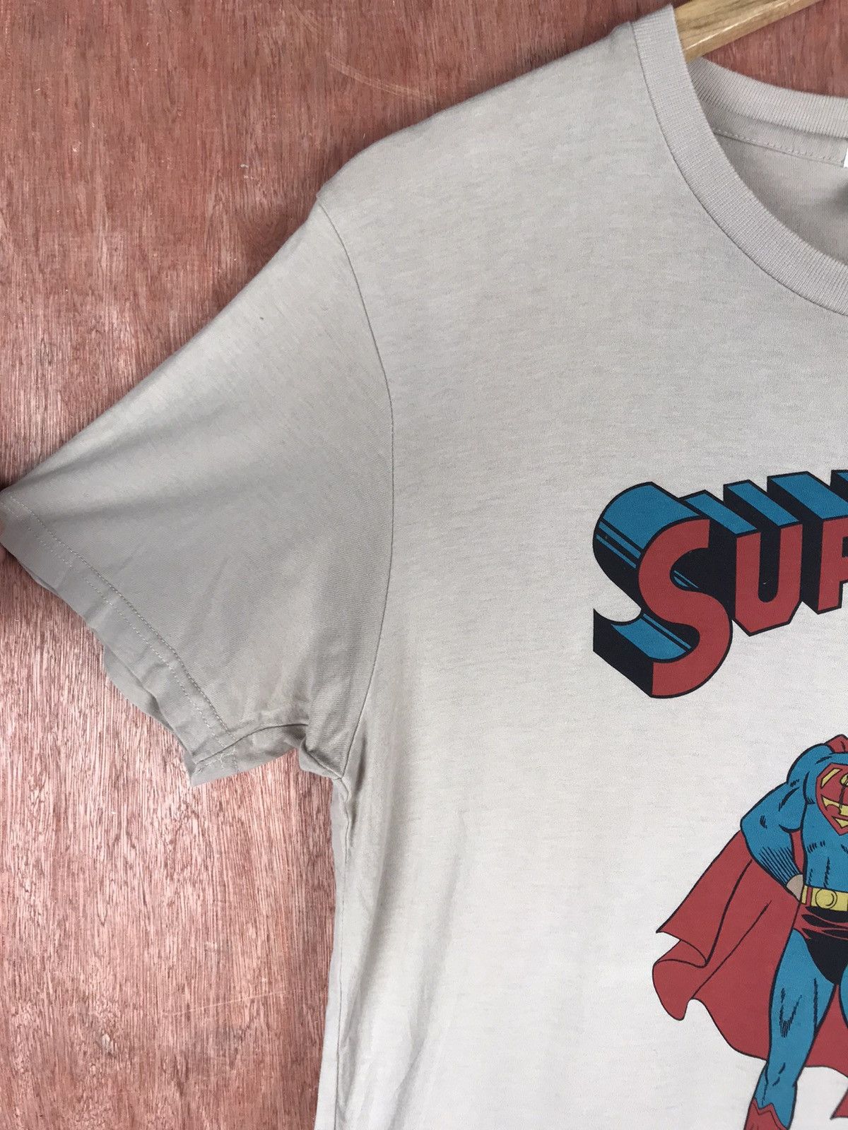 Japanese Brand Uniqlo Marvel Vintage Superman Short Sleeve T-Shirt #2222 Size US S / EU 44-46 / 1 - 2 Thumbnail