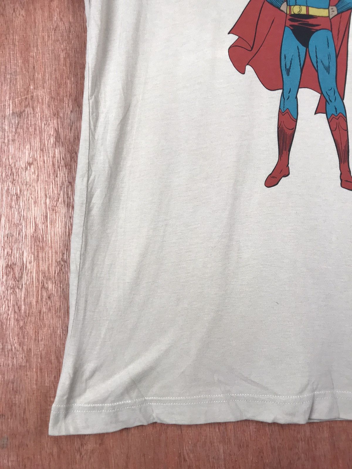 Japanese Brand Uniqlo Marvel Vintage Superman Short Sleeve T-Shirt #2222 Size US S / EU 44-46 / 1 - 4 Thumbnail