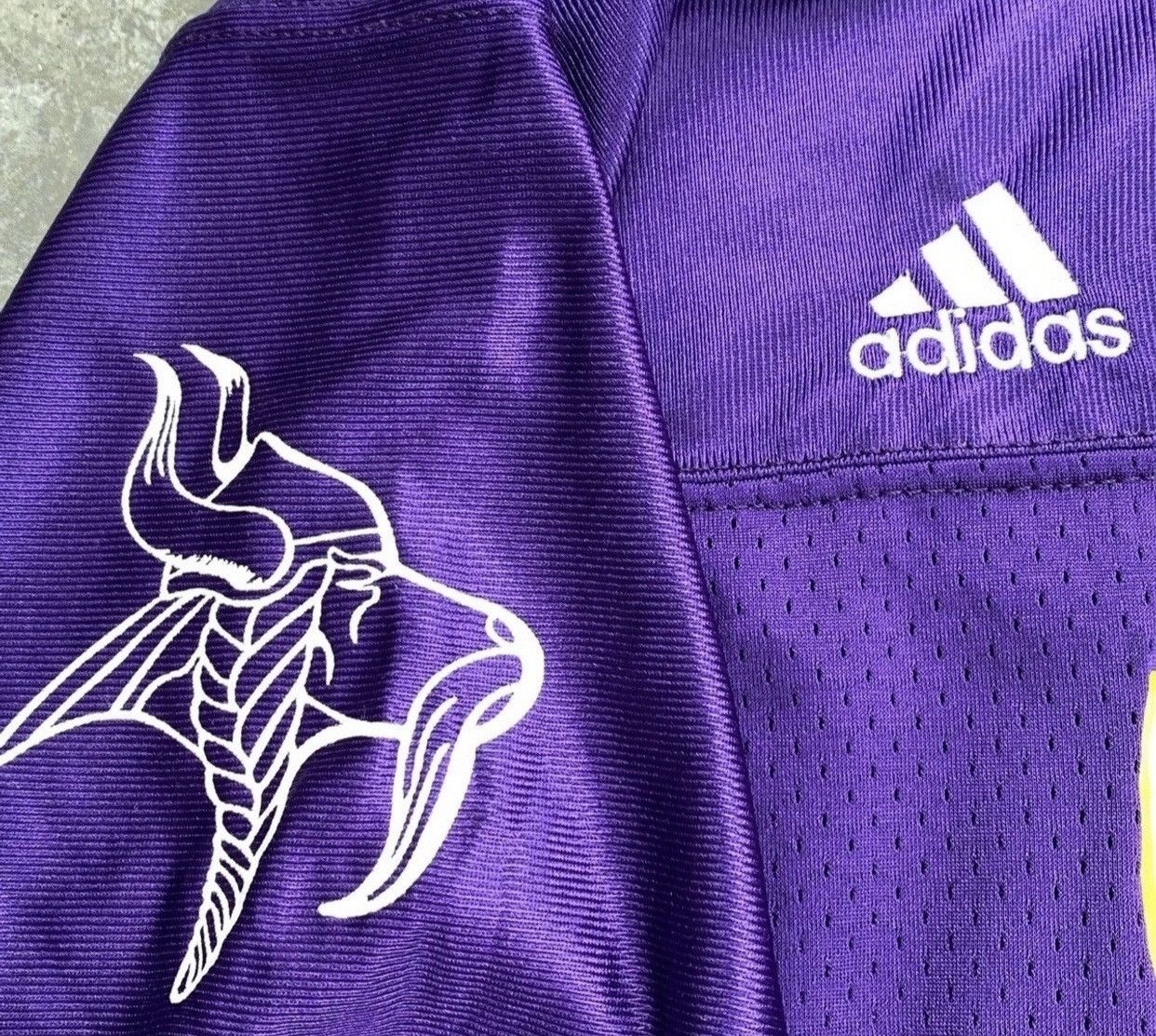 NBA Vintage Snoop Dogg Lakers Adidas Jersey Size US M / EU 48-50 / 2 - 5 Thumbnail