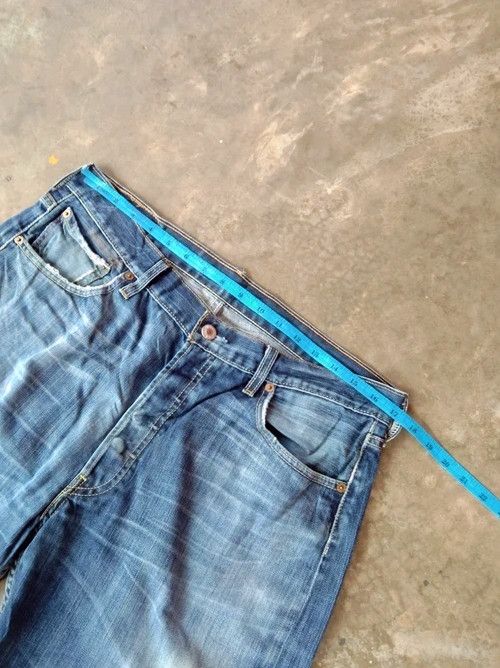 Levi's Vintage Levi's 501 Faded Blue Distressed Jeans 34x33 Size US 34 / EU 50 - 7 Thumbnail