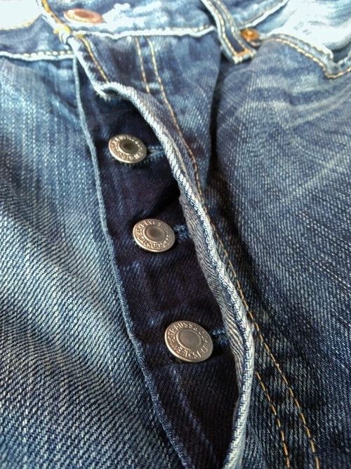 Levi's Vintage Levi's 501 Faded Blue Distressed Jeans 34x33 Size US 34 / EU 50 - 9 Thumbnail