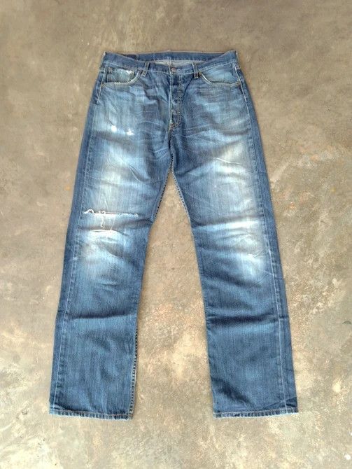 Levi's Vintage Levi's 501 Faded Blue Distressed Jeans 34x33 Size US 34 / EU 50 - 1 Thumbnail