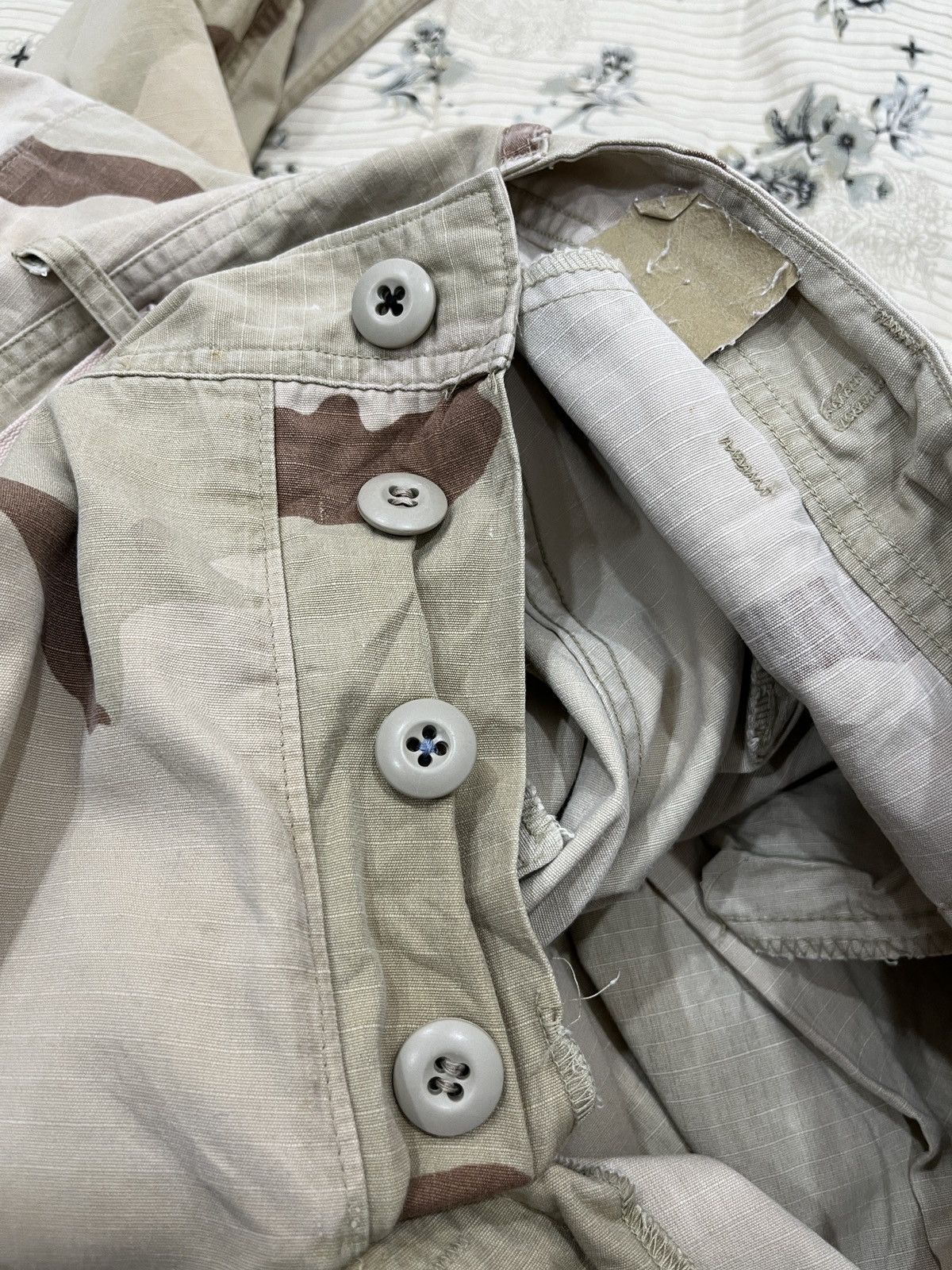 Vintage (Yy). VINTAGE MILITARY CAMOUFLAGE TACTICAL CARGO PANTS Size US 35 - 13 Thumbnail