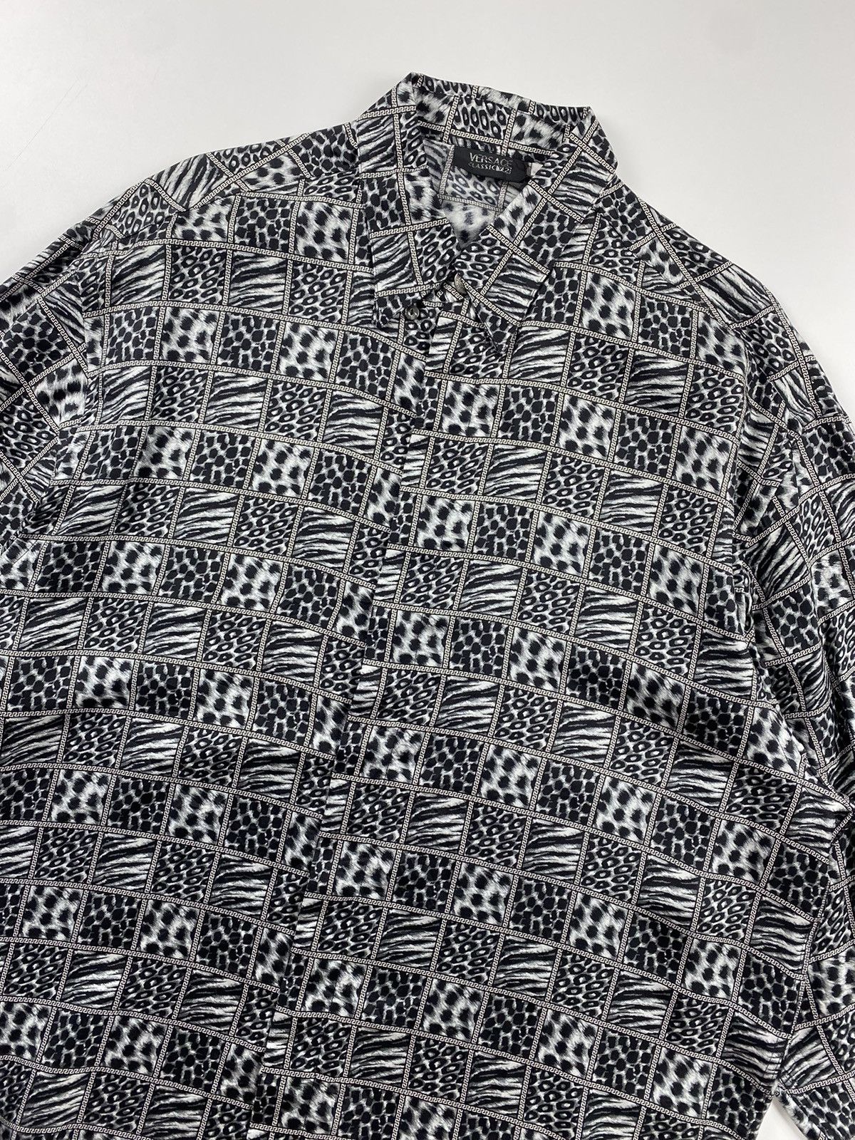 Versace Versace Leopard Print Silk Shirt Size US L / EU 52-54 / 3 - 2 Thumbnail