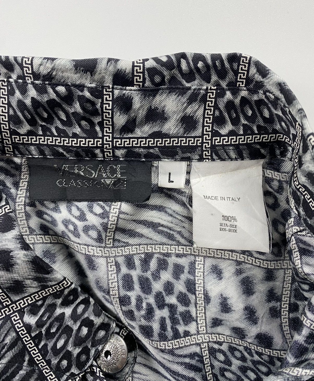 Versace Versace Leopard Print Silk Shirt Size US L / EU 52-54 / 3 - 7 Thumbnail