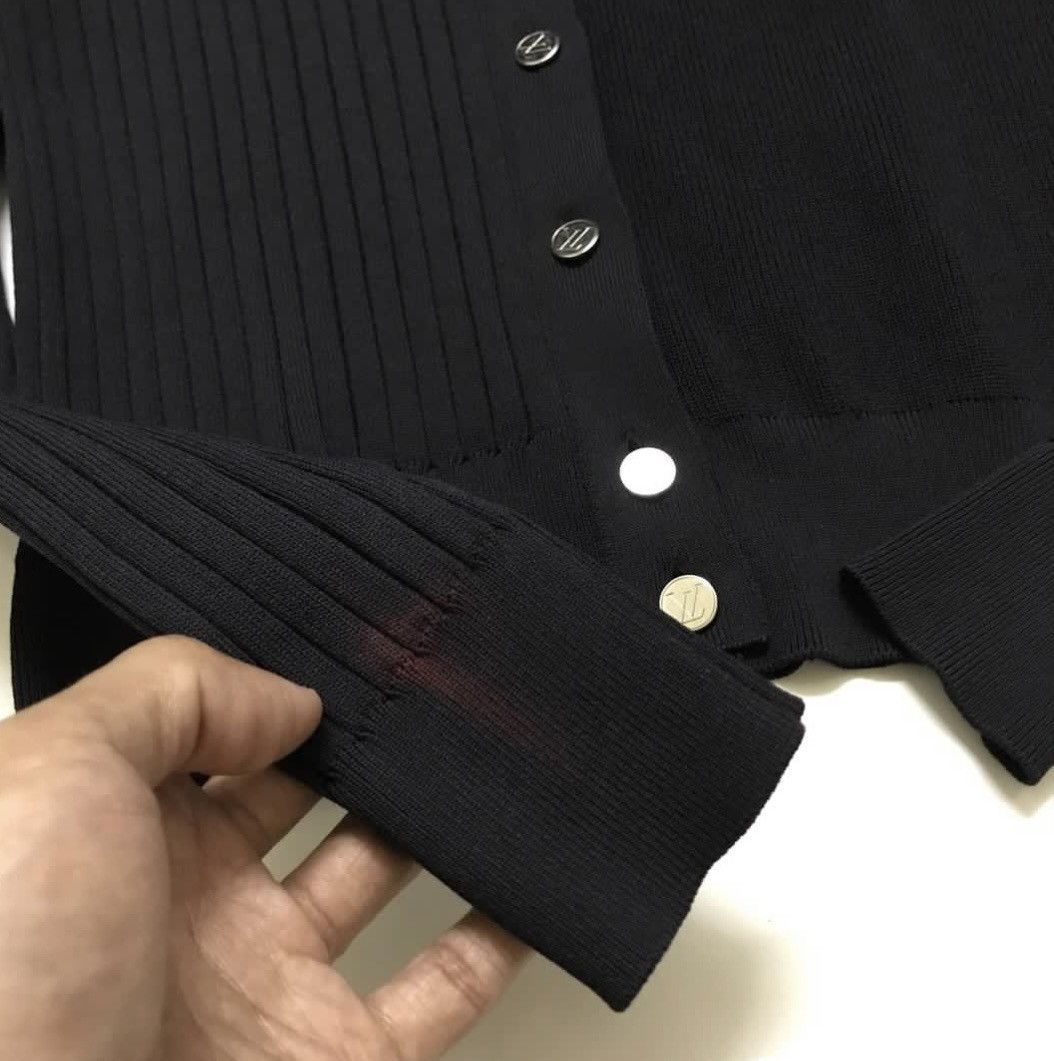 Louis Vuitton 🔥Athentic🔥Louis Vuitton Ribbed Black Cardigan Sweater Knit Size S / US 4 / IT 40 - 5 Thumbnail