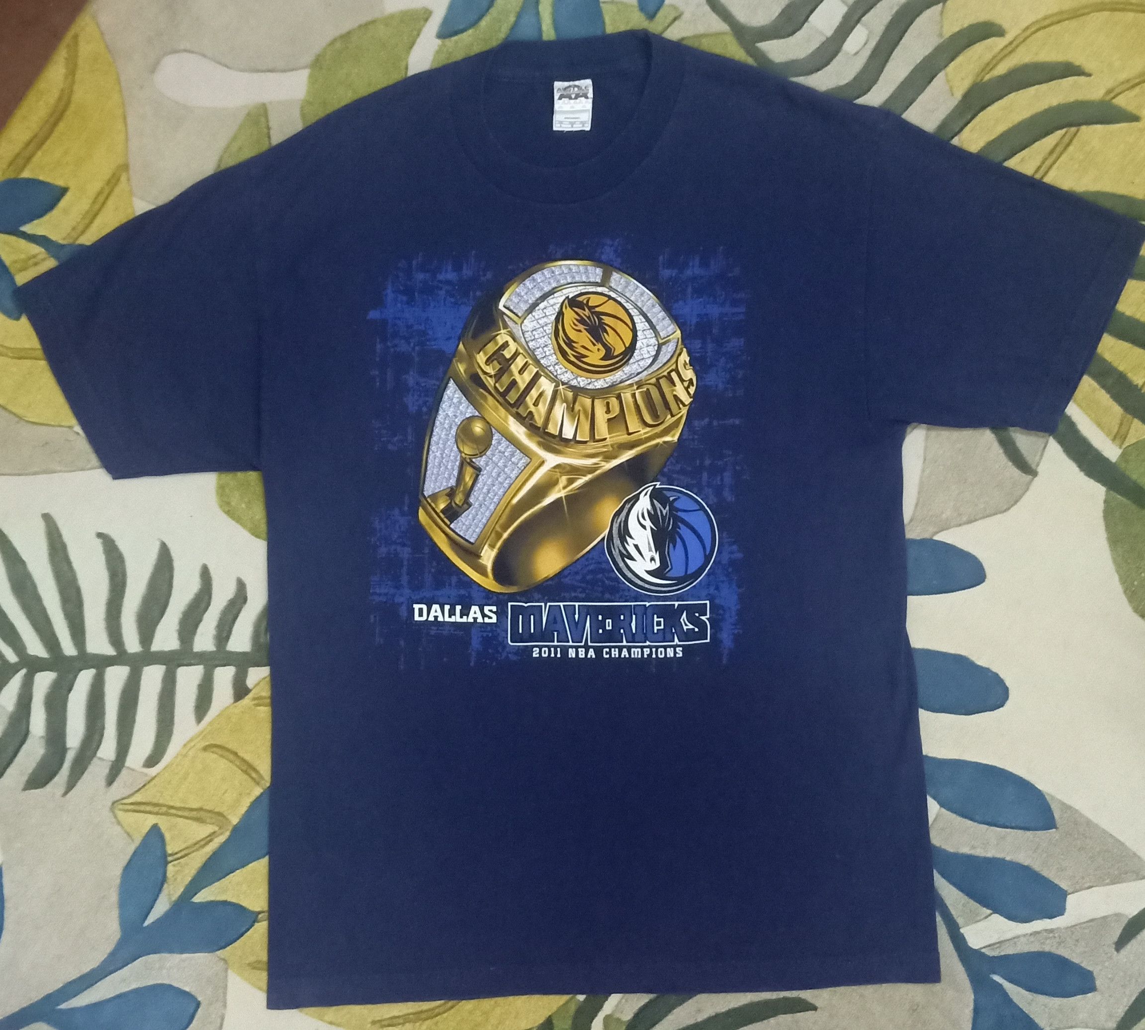 NBA × Vintage Vintage NBA Dallas Mavericks 2011 Champions T-Shirt Size US L / EU 52-54 / 3 - 9 Thumbnail
